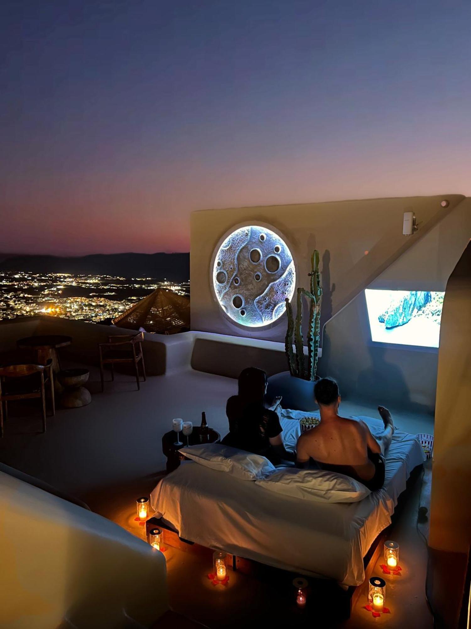 Luna Santorini Pýrgos