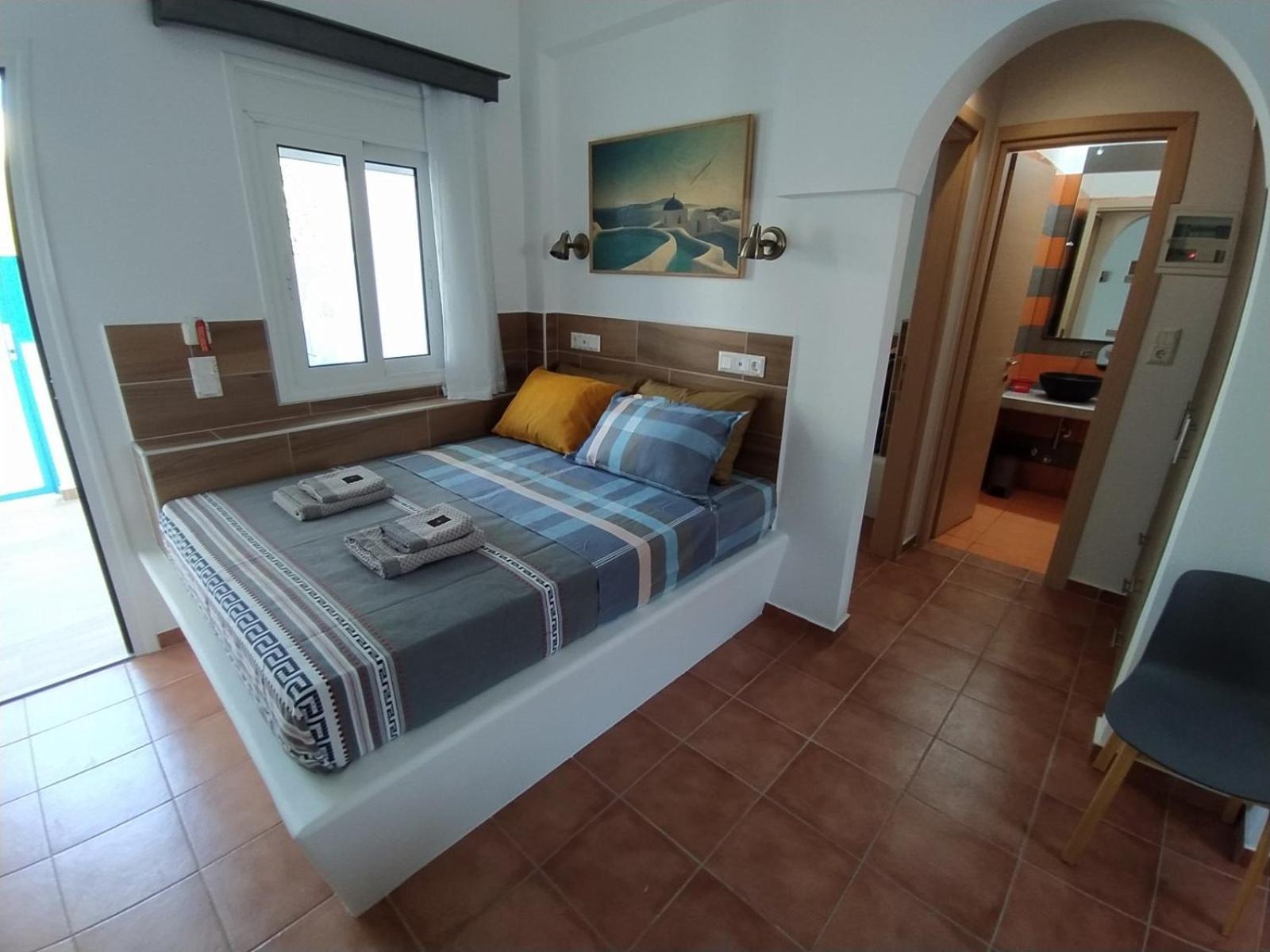 Chariot Santorini Apartment *