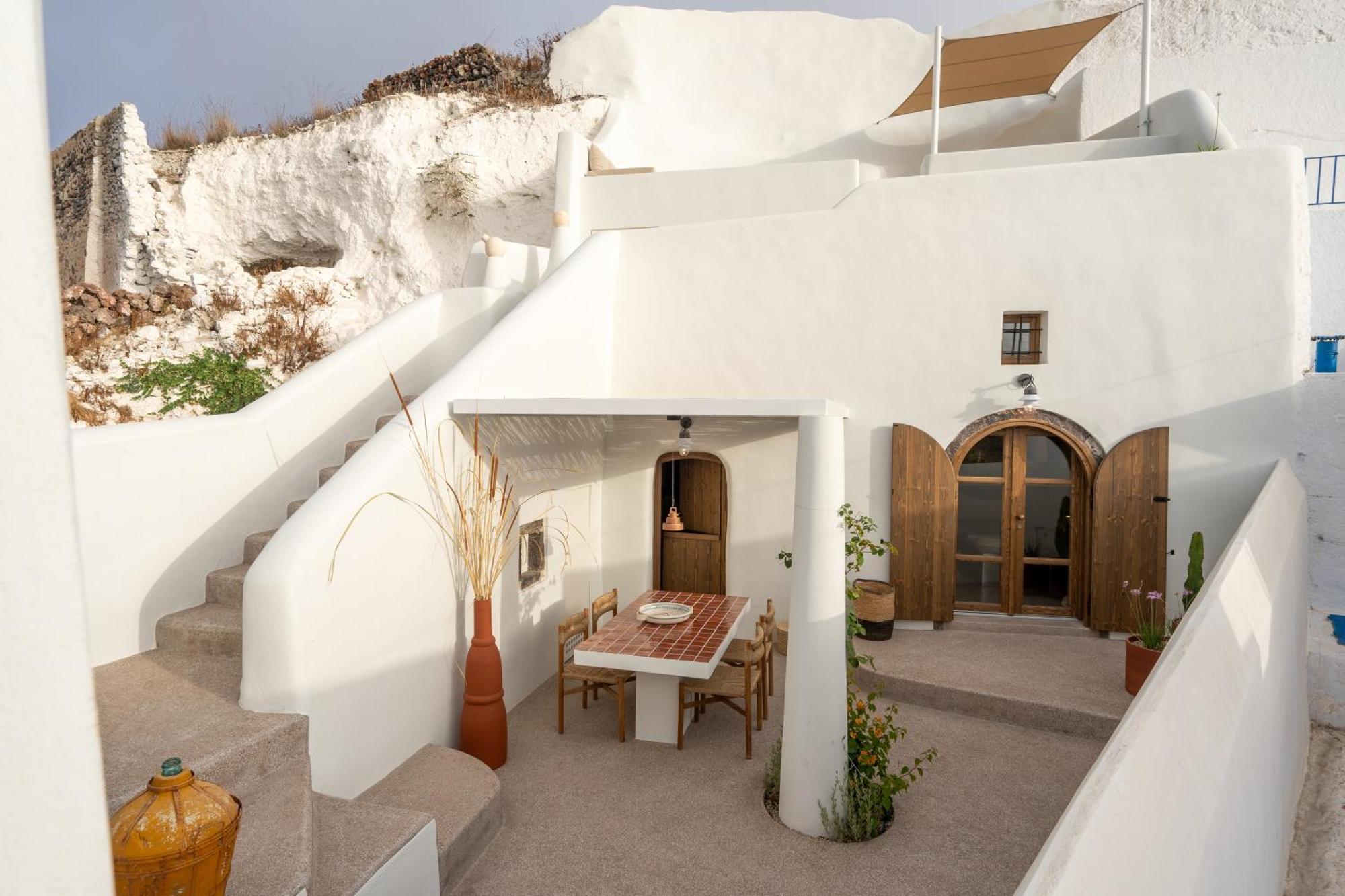 Kanava Cave Winery Messaria (Santorini)