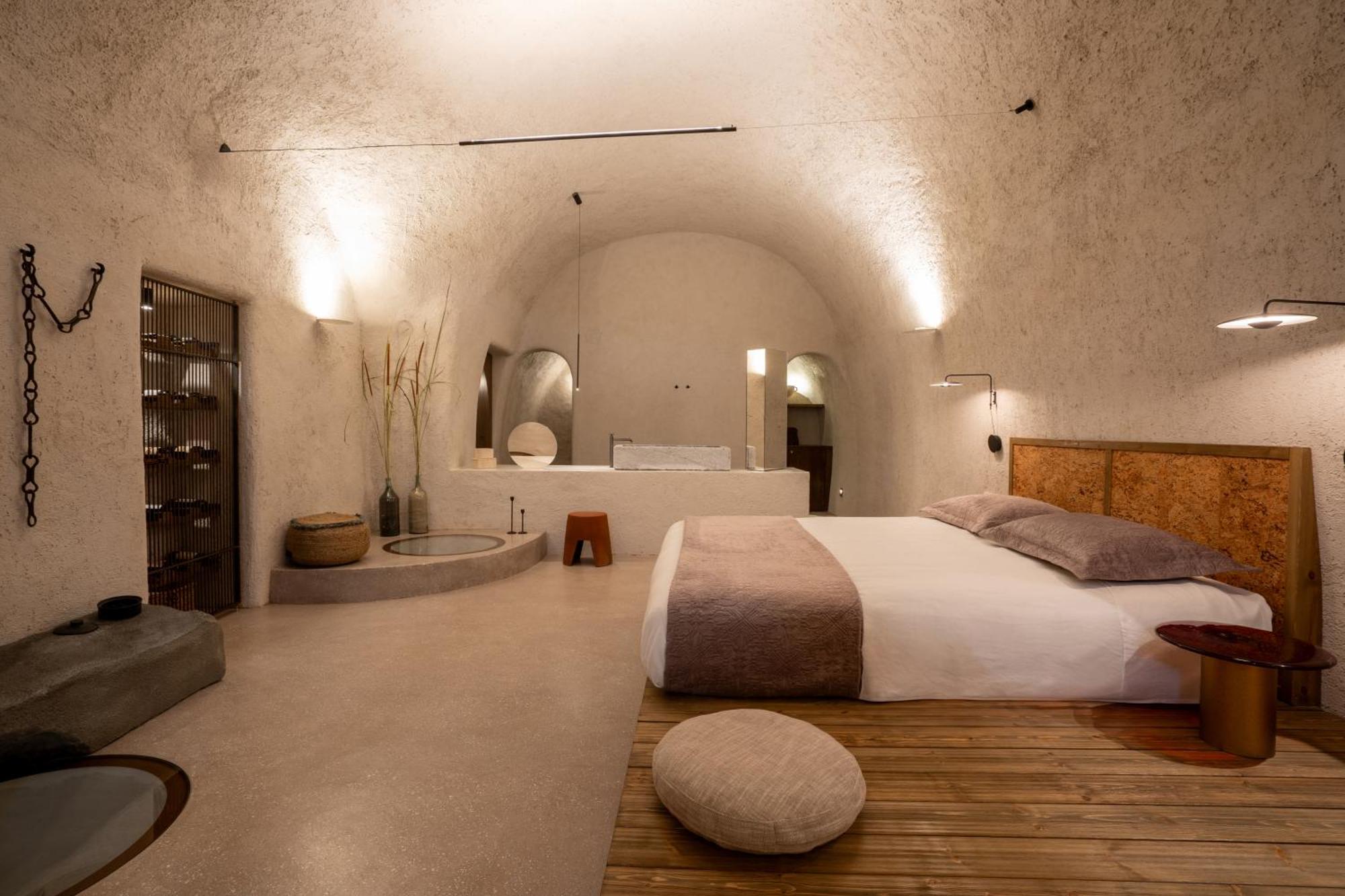 Kanava Cave Winery Villa Messaria (Santorini)