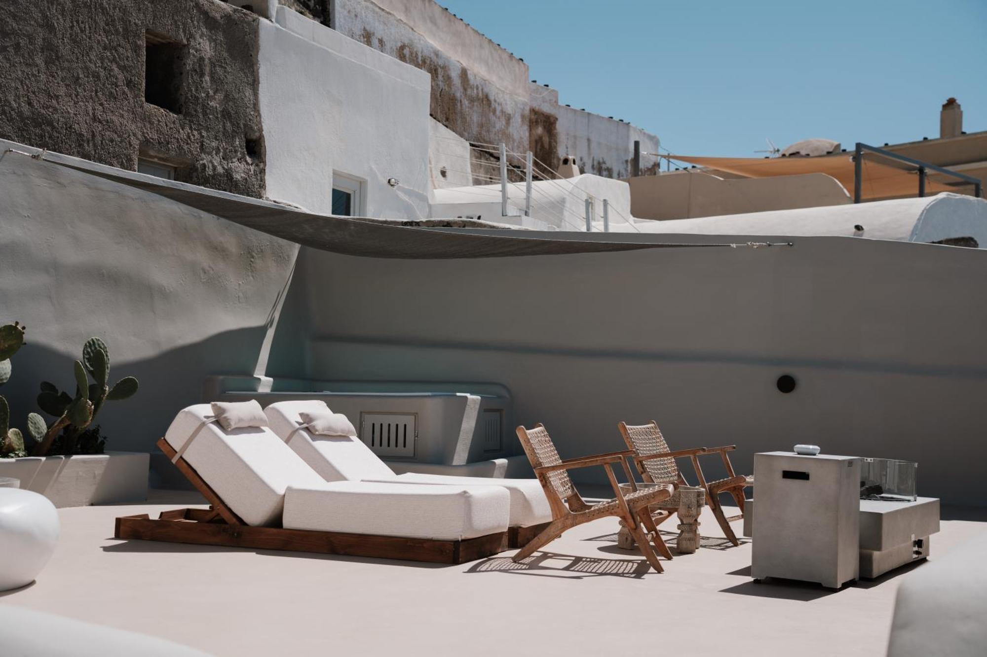 Luna Santorini