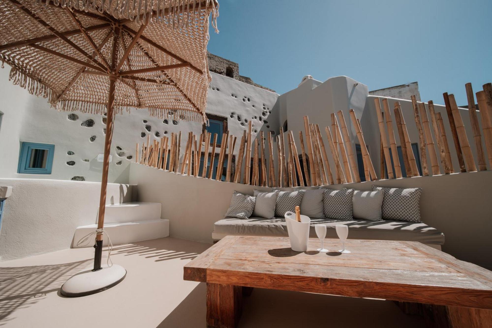 Luna Santorini Pýrgos
