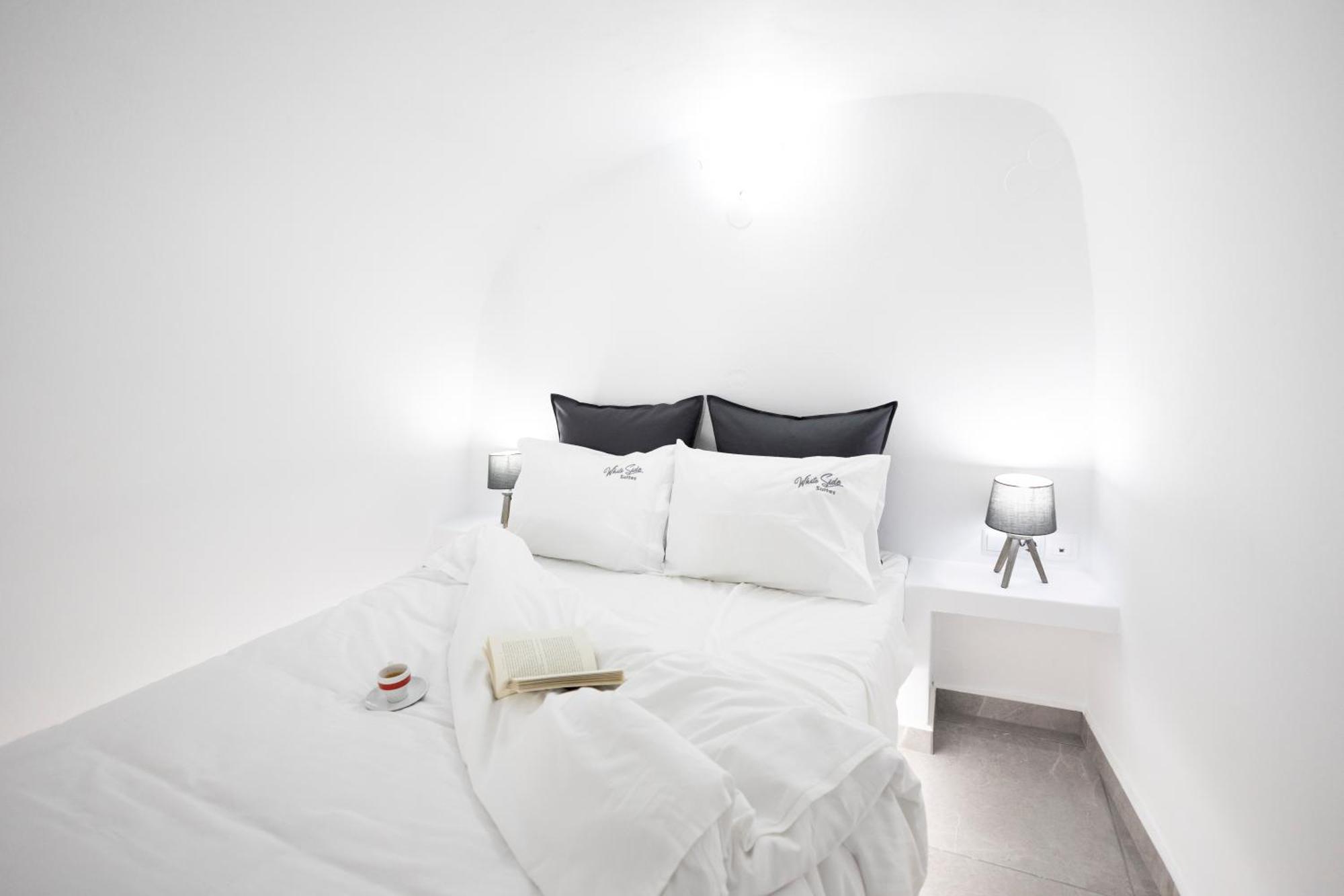 Apartment White Side *