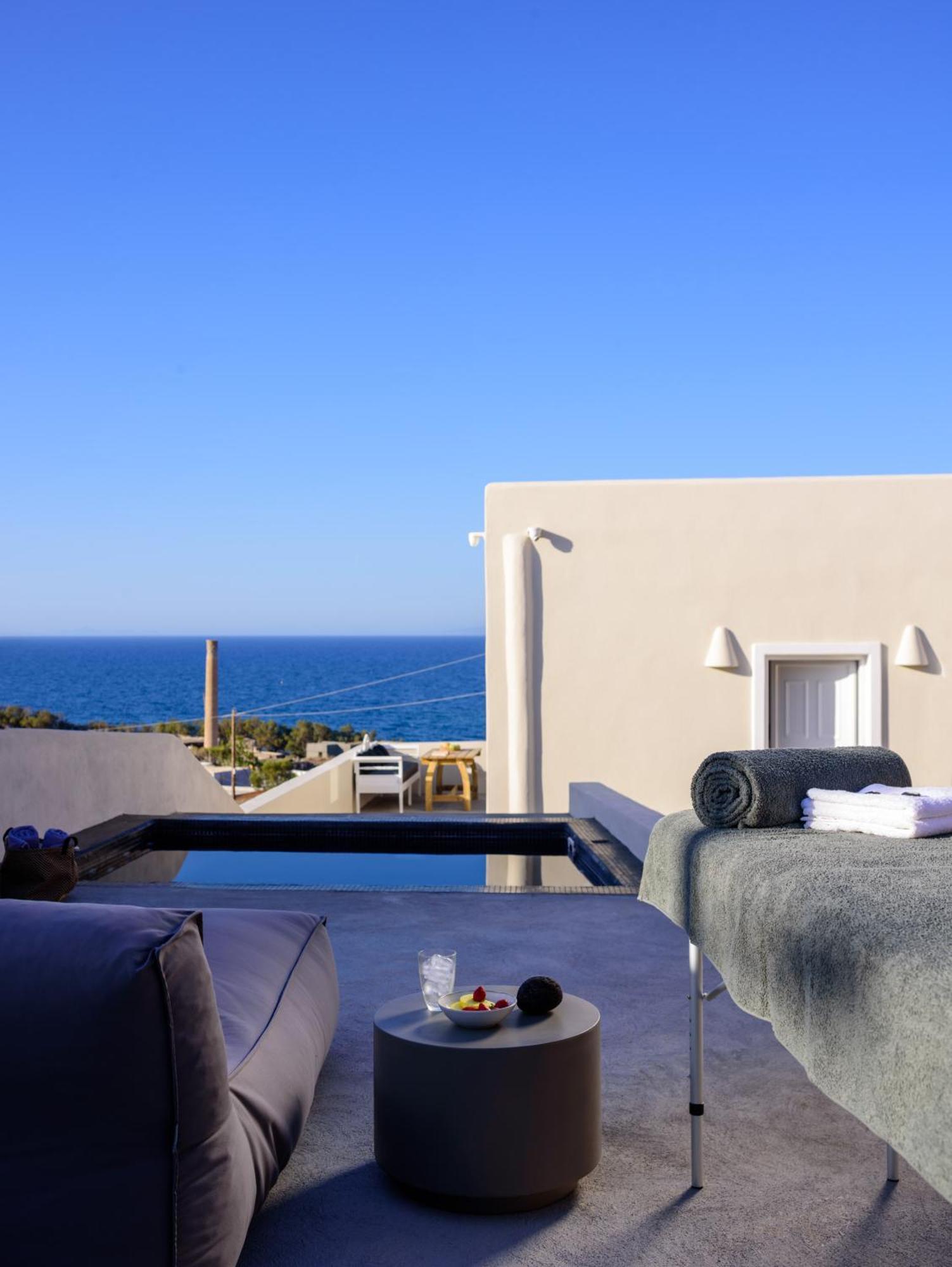 Santorini C