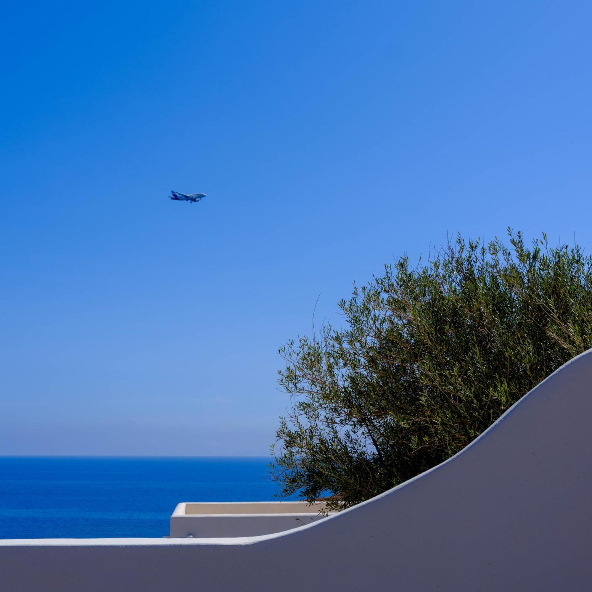 Santorini C *