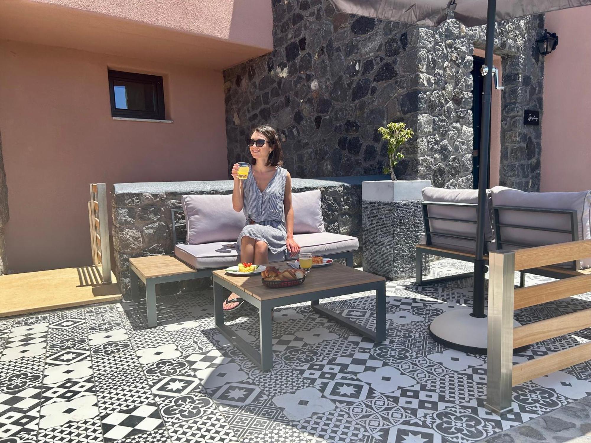 Golden Moments Luxury Stone A Messaria (Santorini)