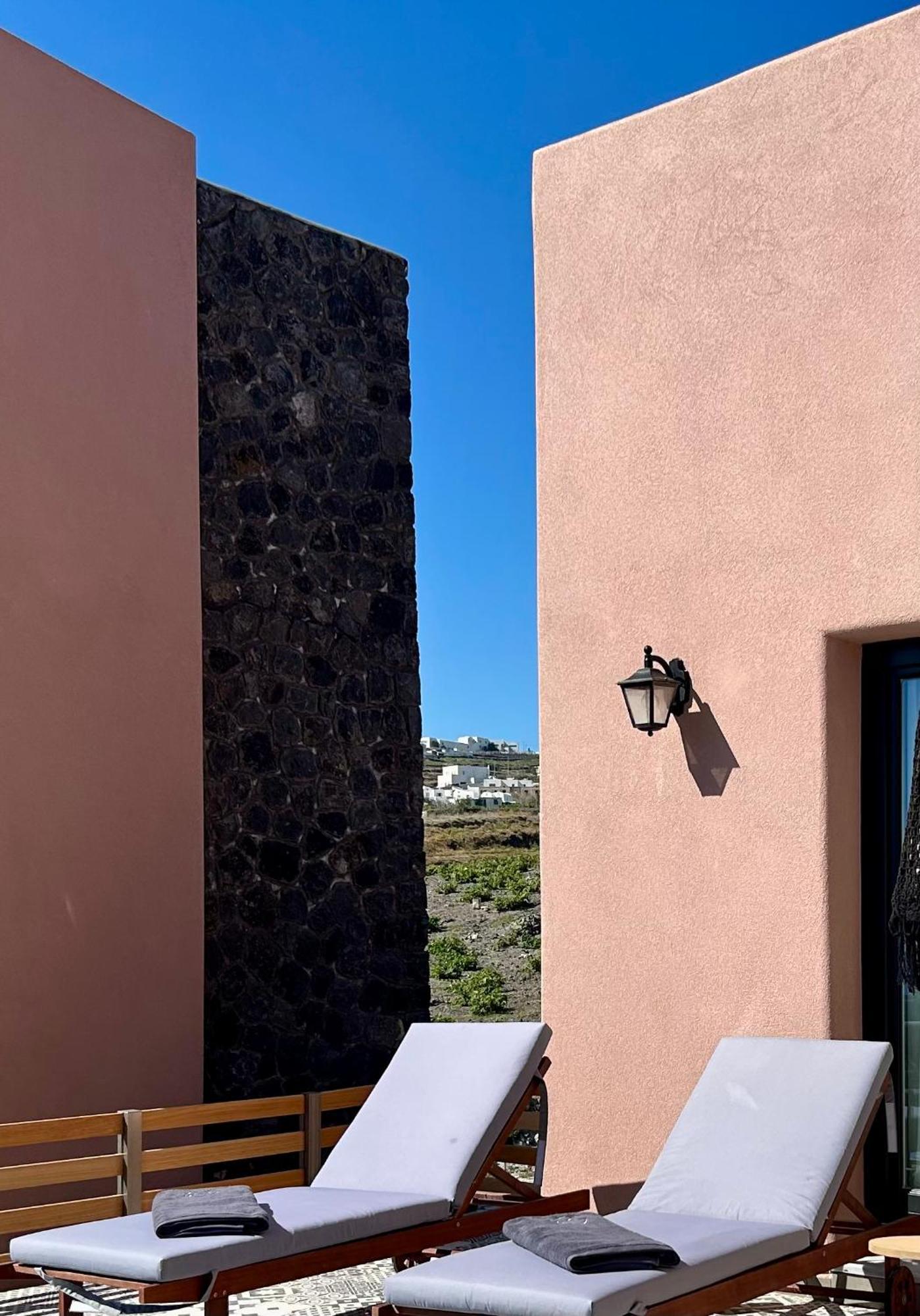 Golden Moments Luxury Stone A Messaria (Santorini)