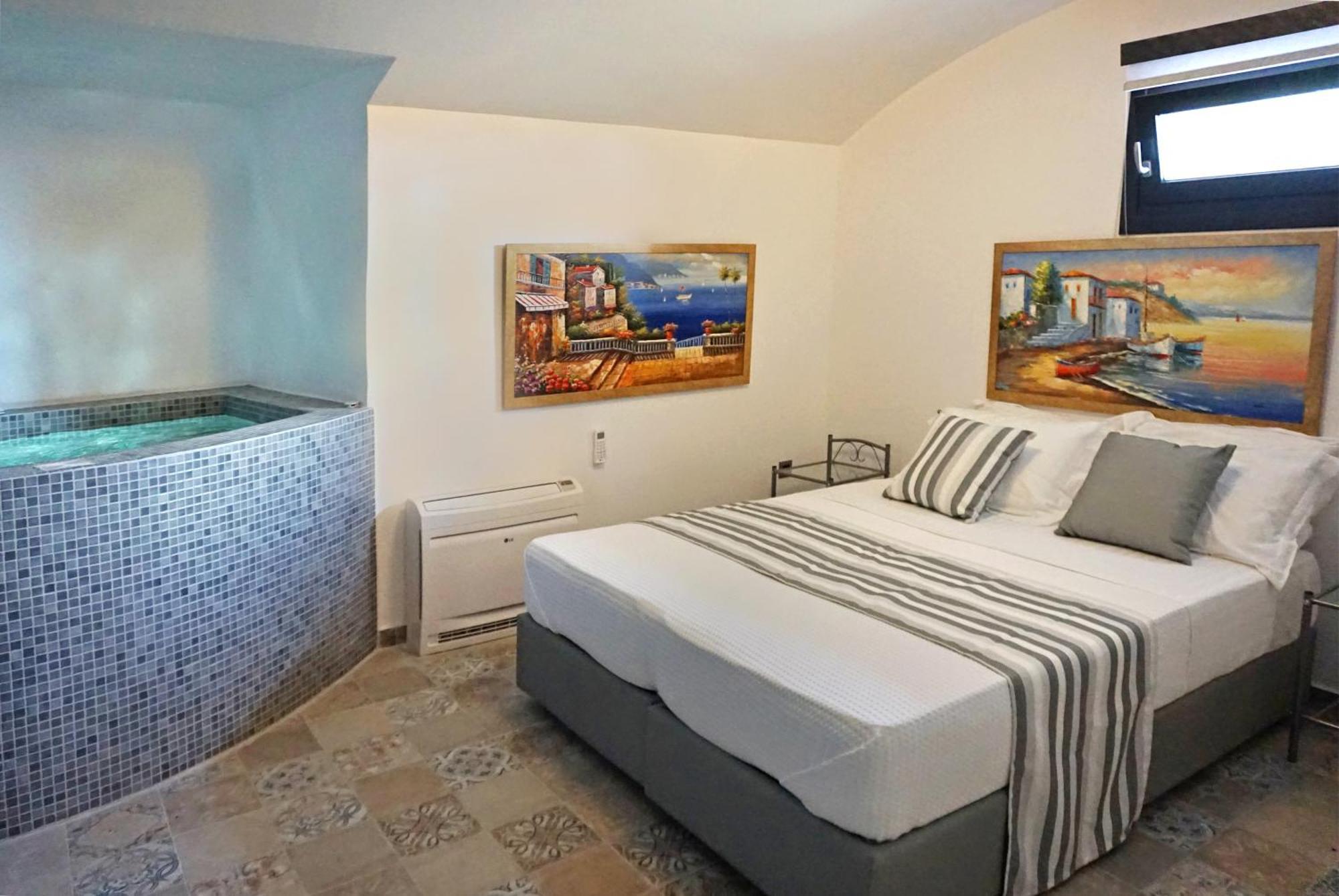 Aparthotel Golden Moments Luxury Stone A Messaria (Santorini)