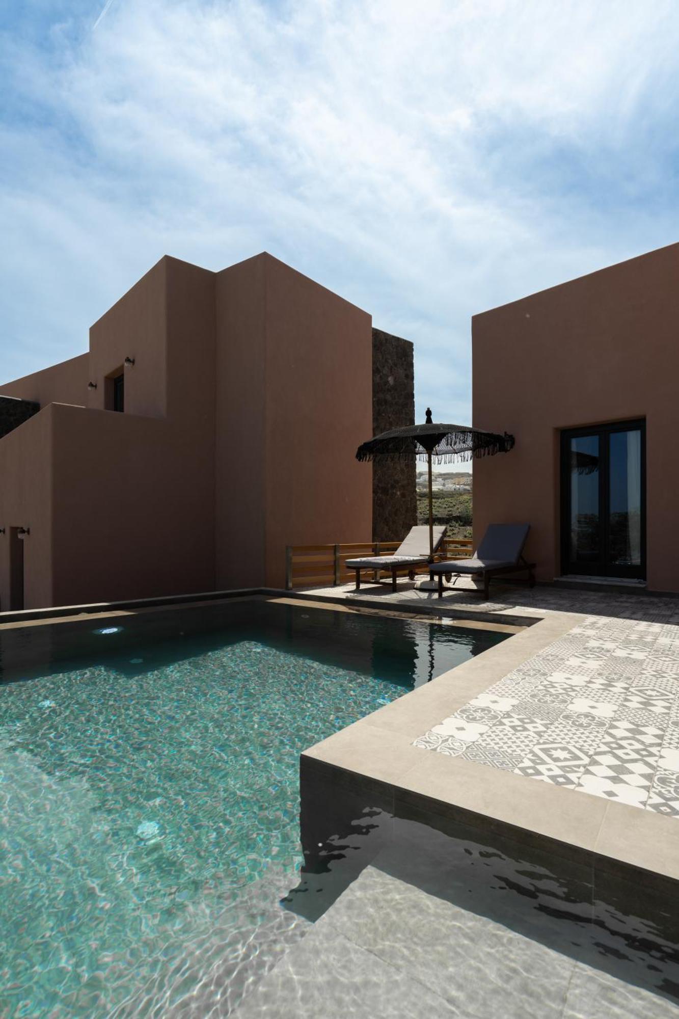 Golden Moments Luxury Stone A Messaria (Santorini)