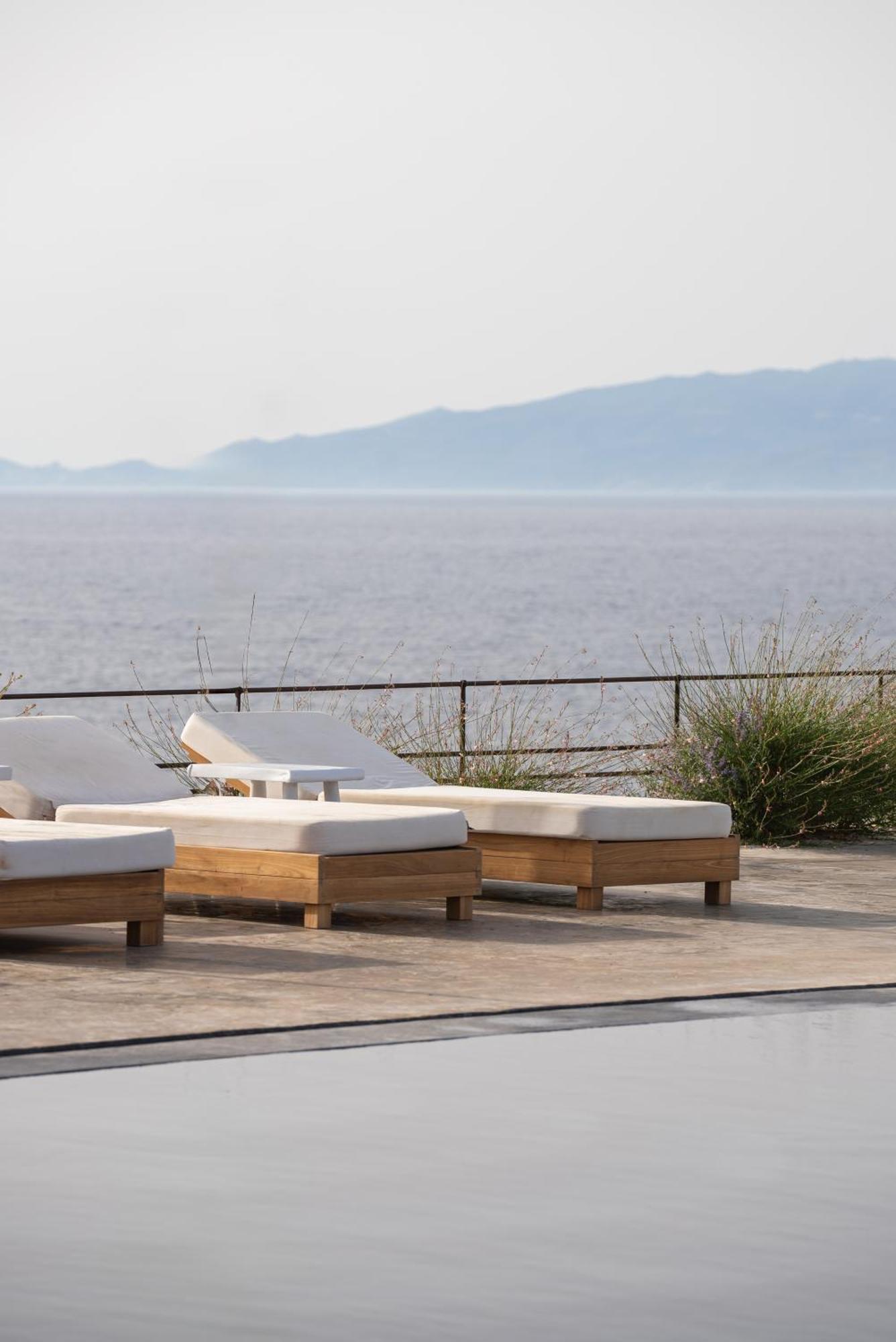 Hotel Colombos Beachfront 5*