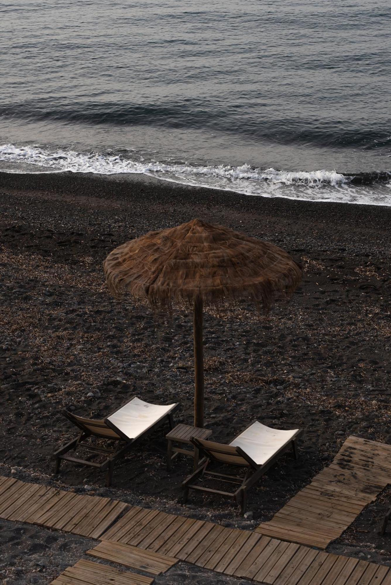 Colombos Beachfront 5*