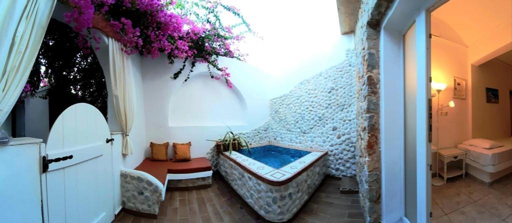 Atalos 3* Kamari (Santorini)