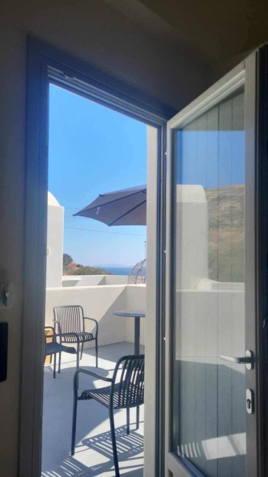 Maeva Santorini * Pýrgos