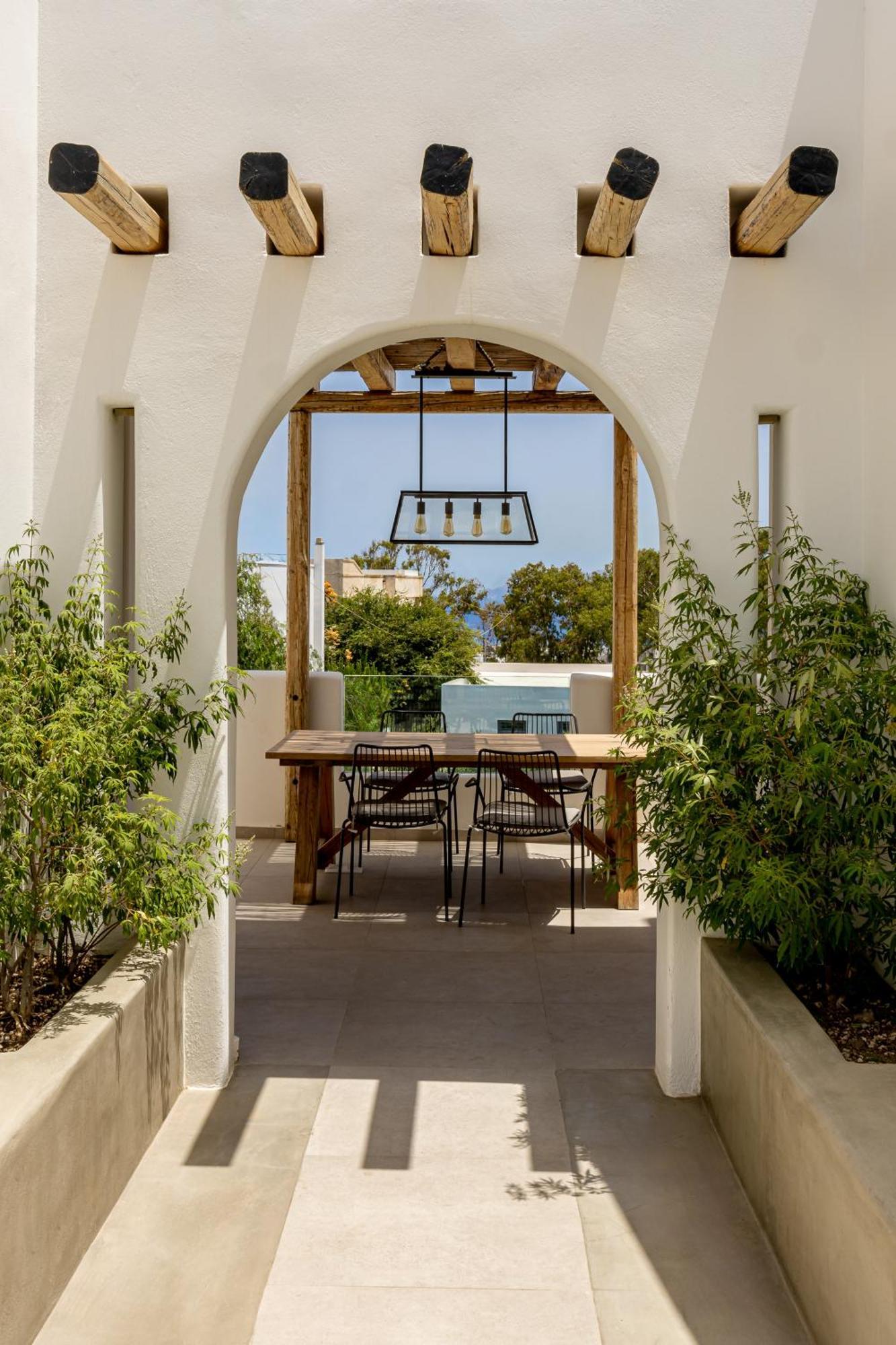 Altera Pars Hotel Messaria (Santorini)