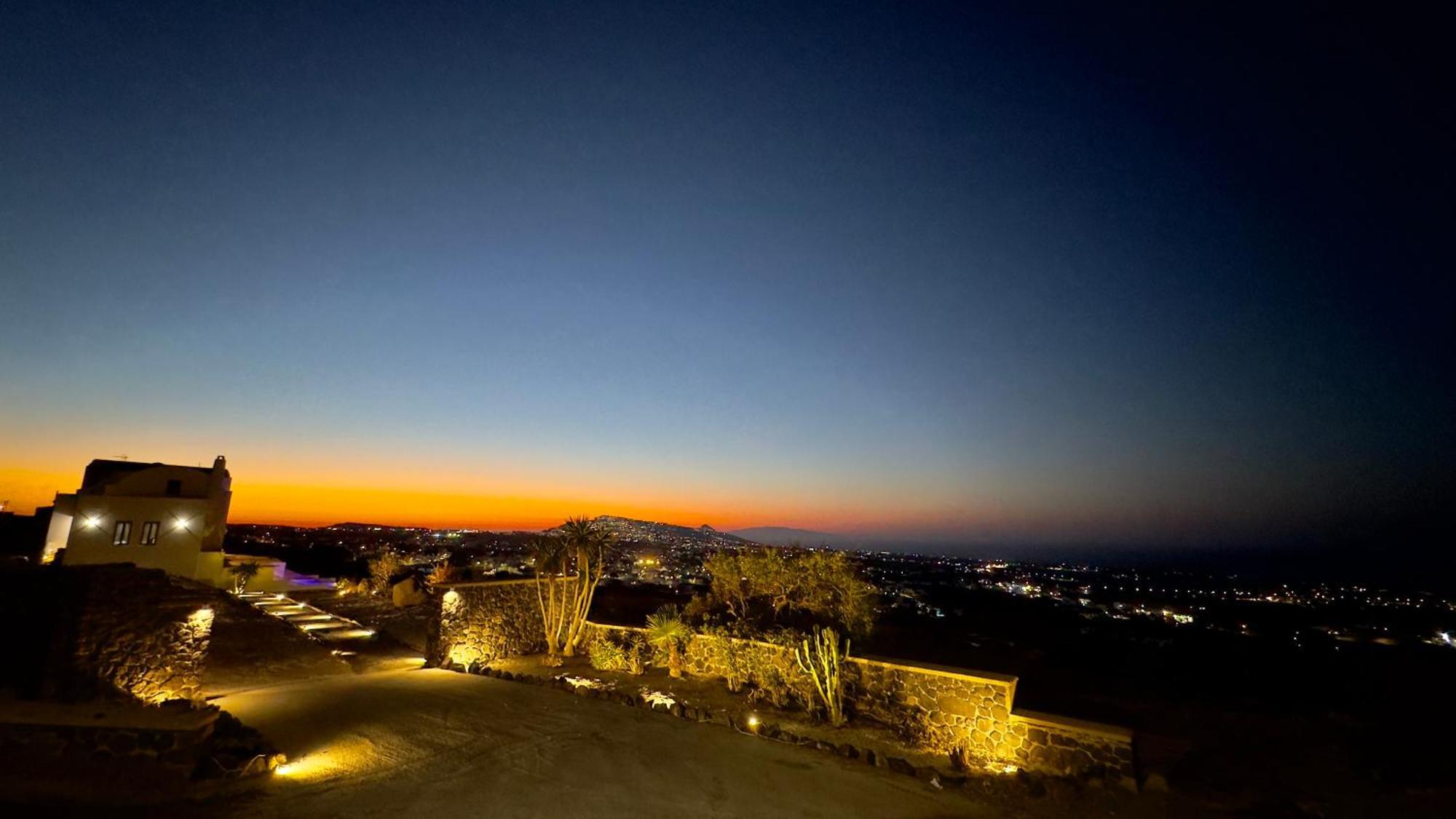 Salida Del Sol Santorini Aparthotel Exo Gonia