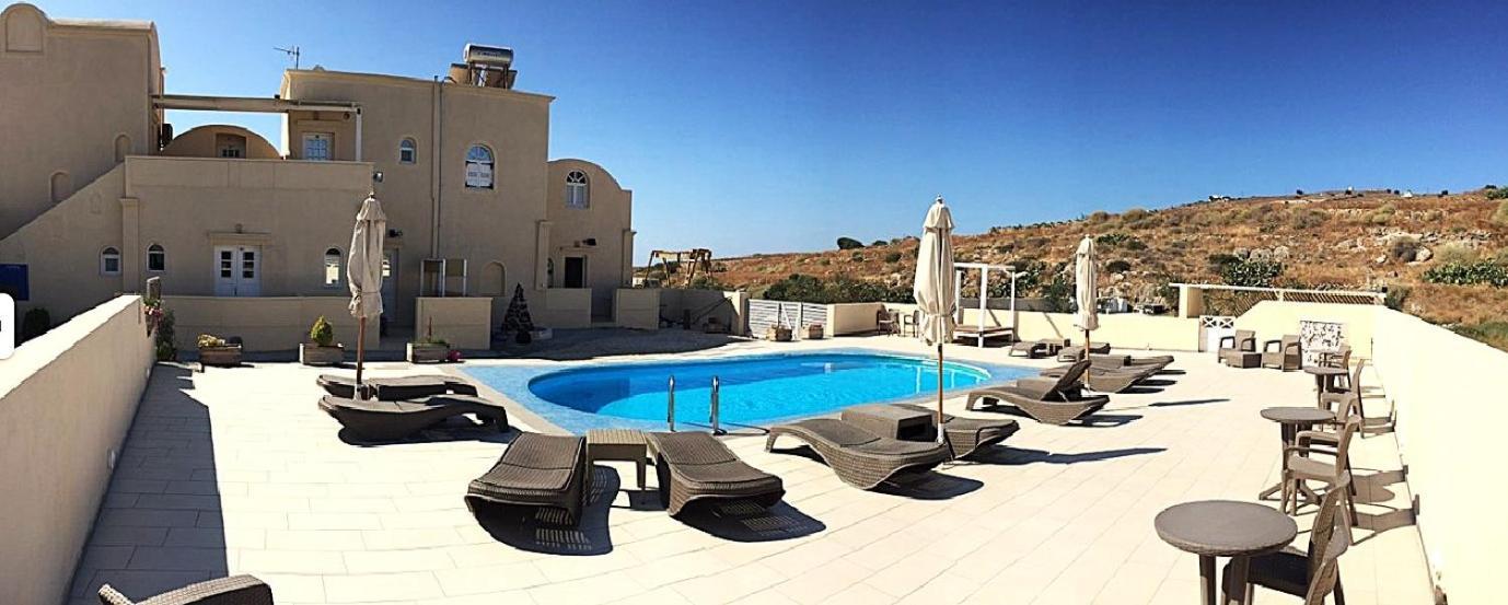 Leon Lux Aparthotel 3*