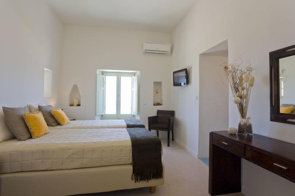 Wonderful Santorini 5 En-suite Bedrooms Elysium Heated Pool Caldera Views Akrotiri