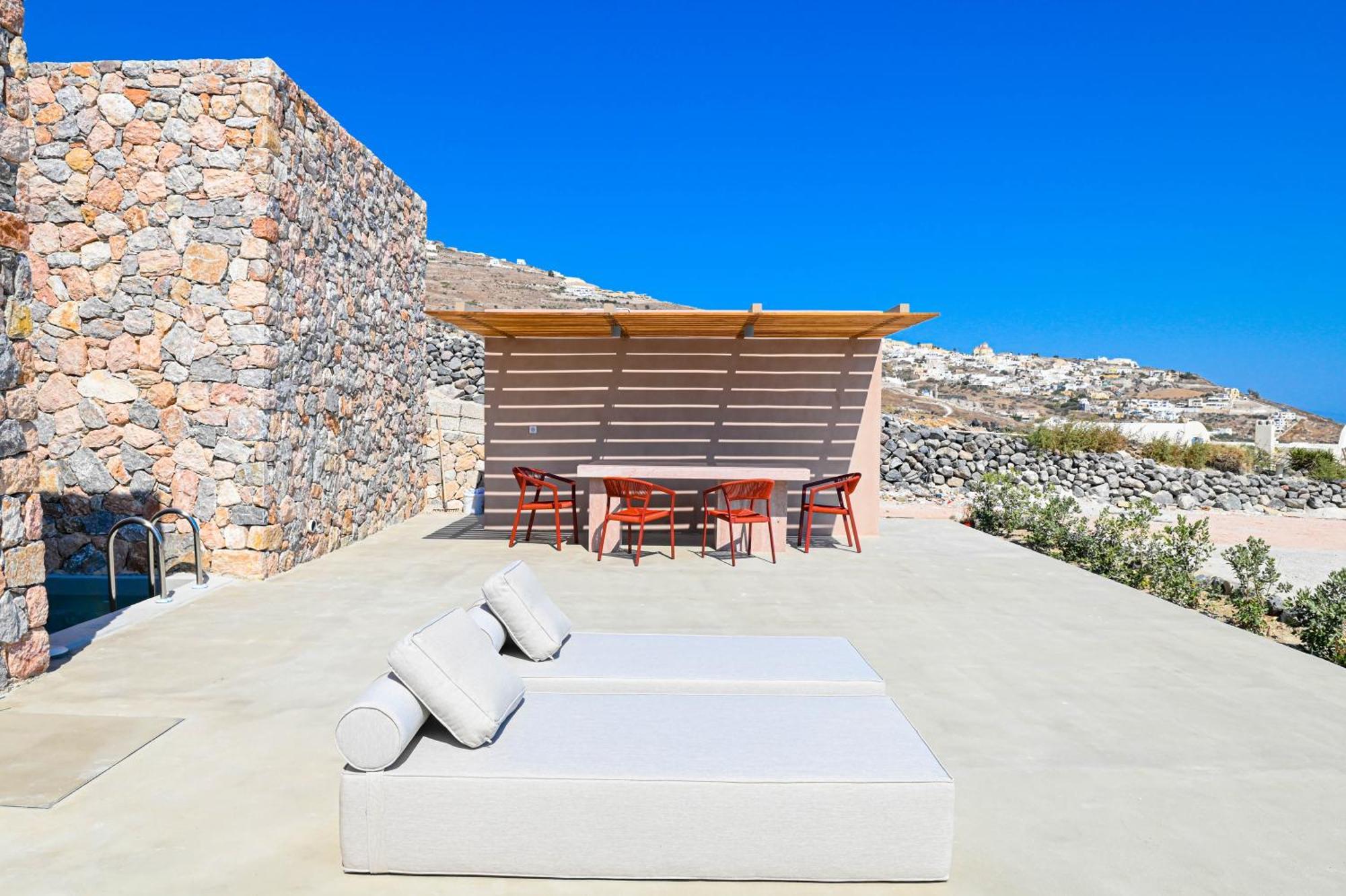 Felicity Cave Villa *