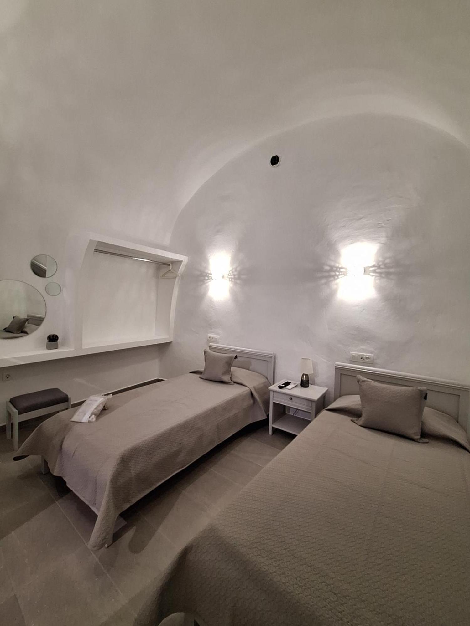 Anamnesis Aparthotel Fira (Santorini)