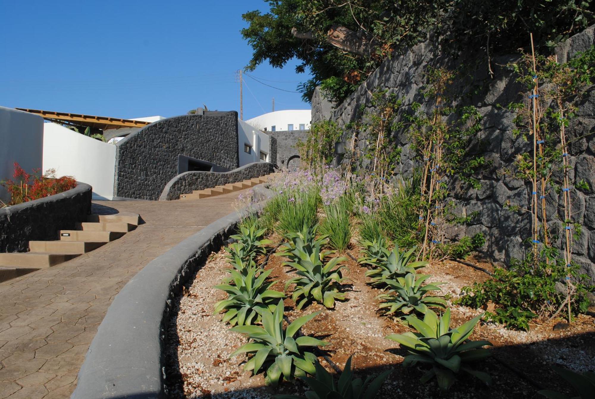 Secret Path Luxury Imerovigli (Santorini)