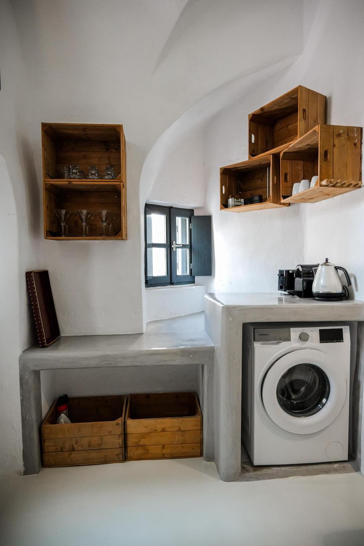 Apartment 1906 Cave *