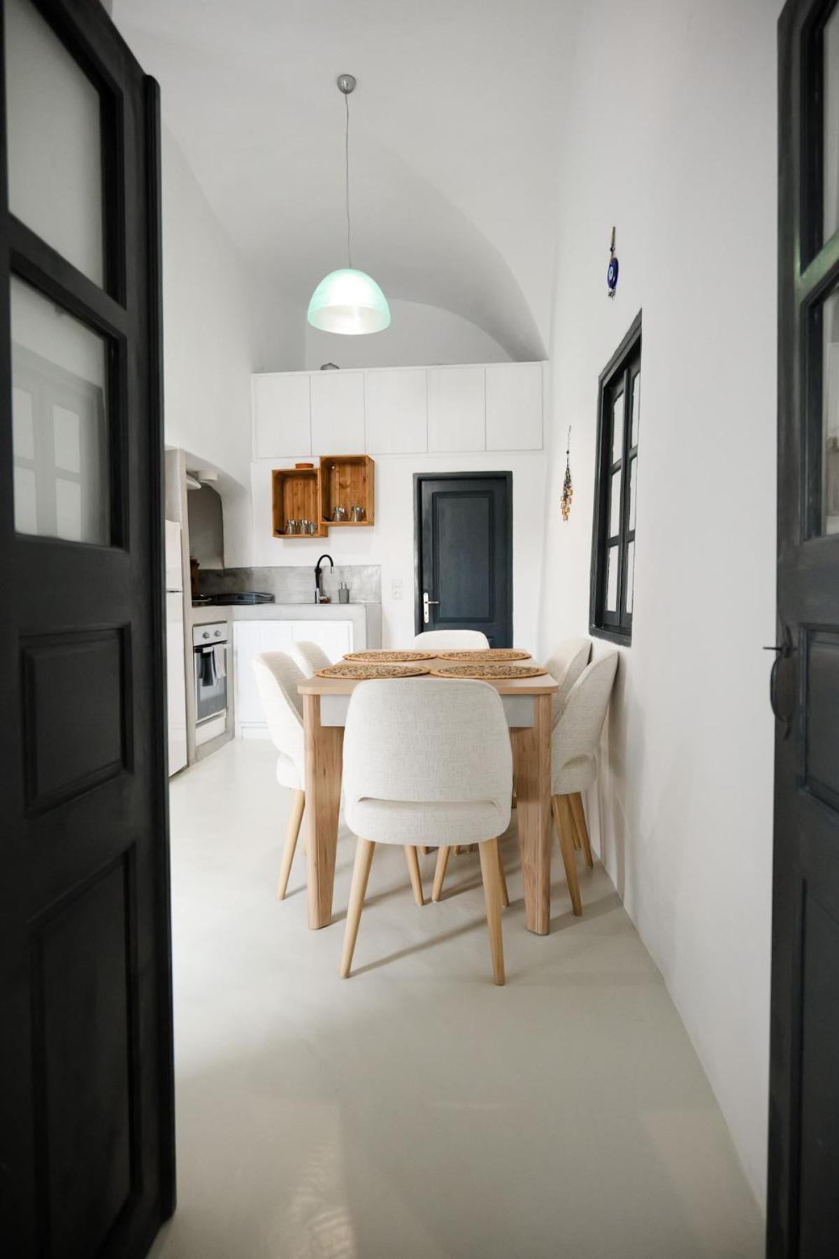 Apartment 1906 Cave *