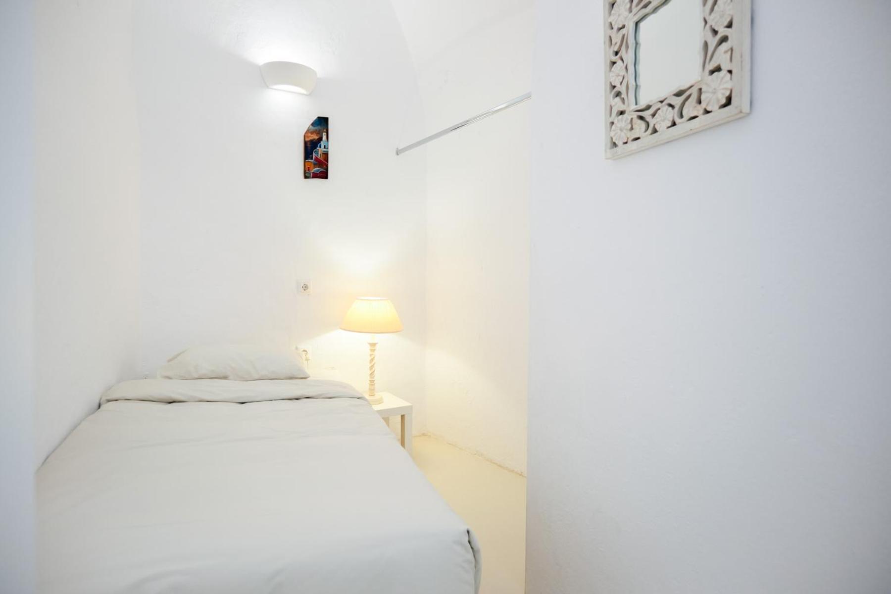 Apartment 1906 Cave