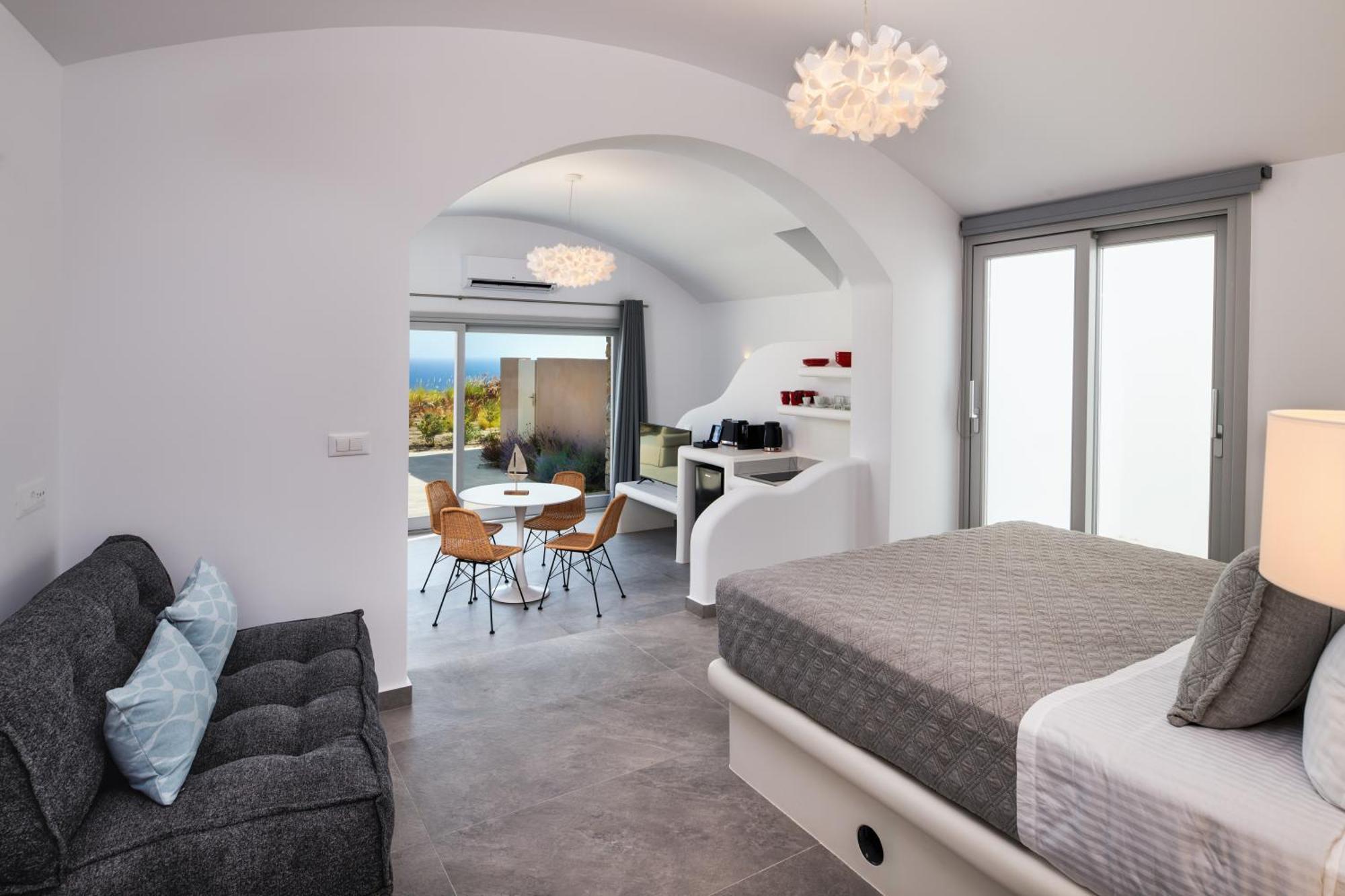 Felicity Cave Villa