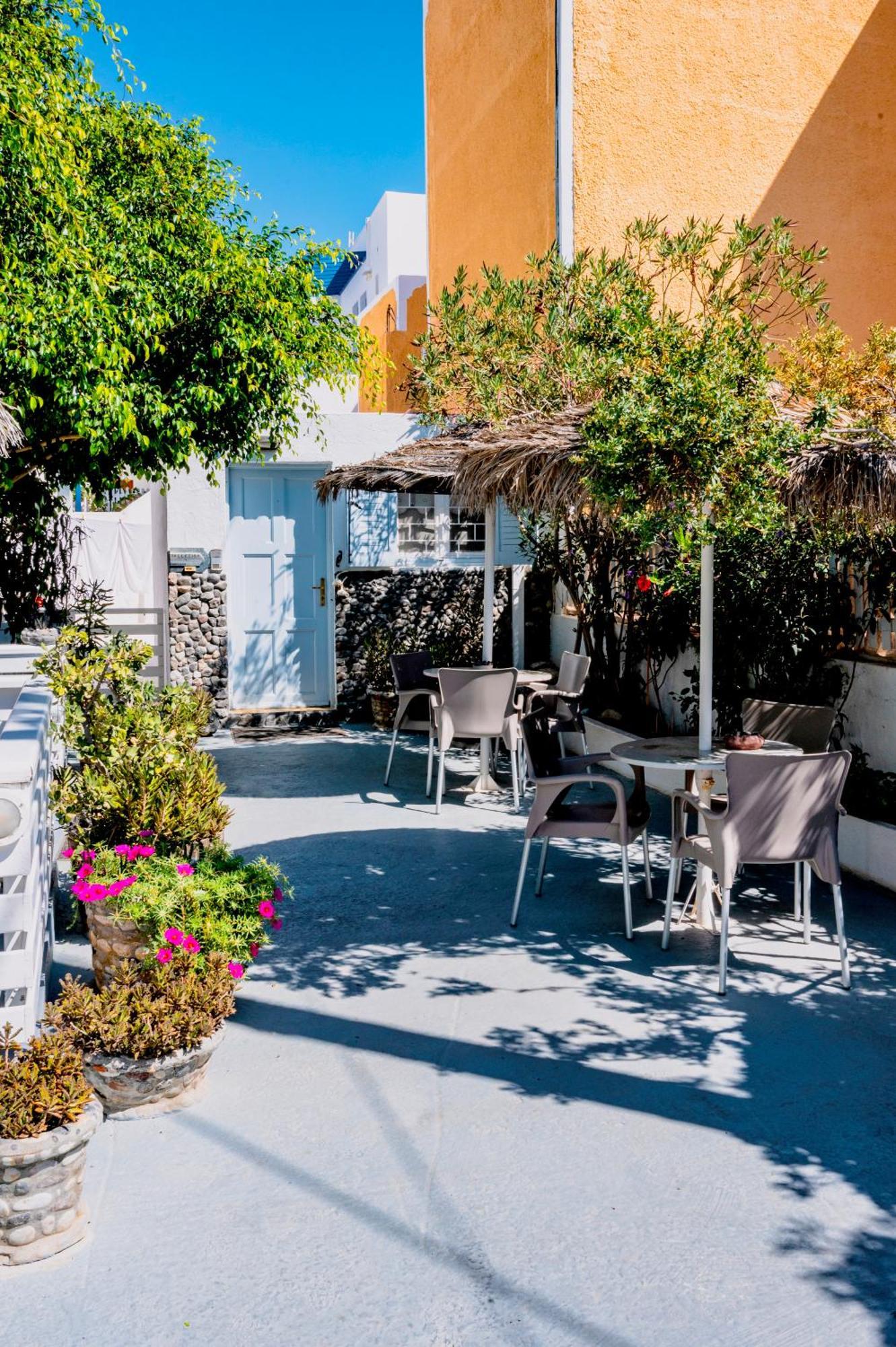 Kamarela * Kamari (Santorini)