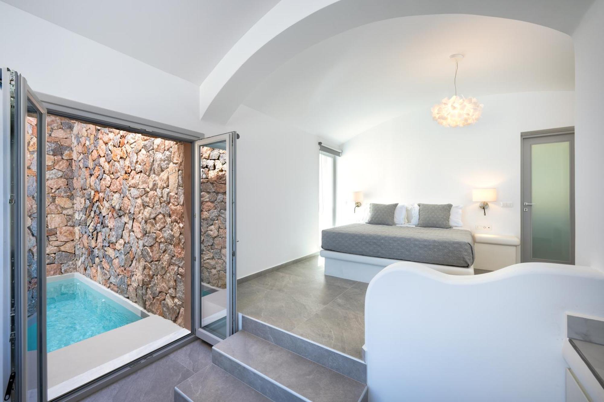 Felicity Cave Villa Exo Gonia