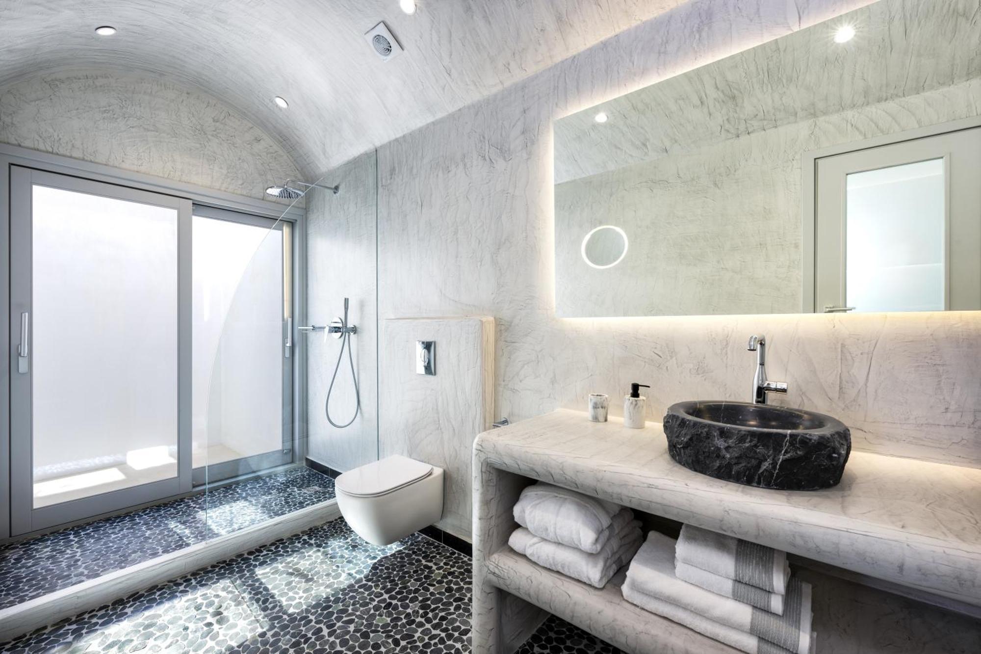Felicity Cave Villa Exo Gonia