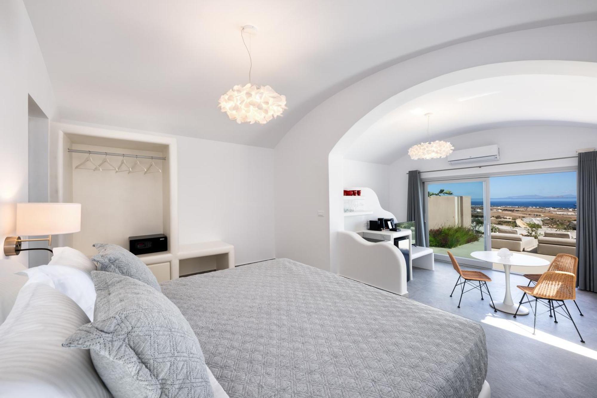 Felicity Cave Villa *