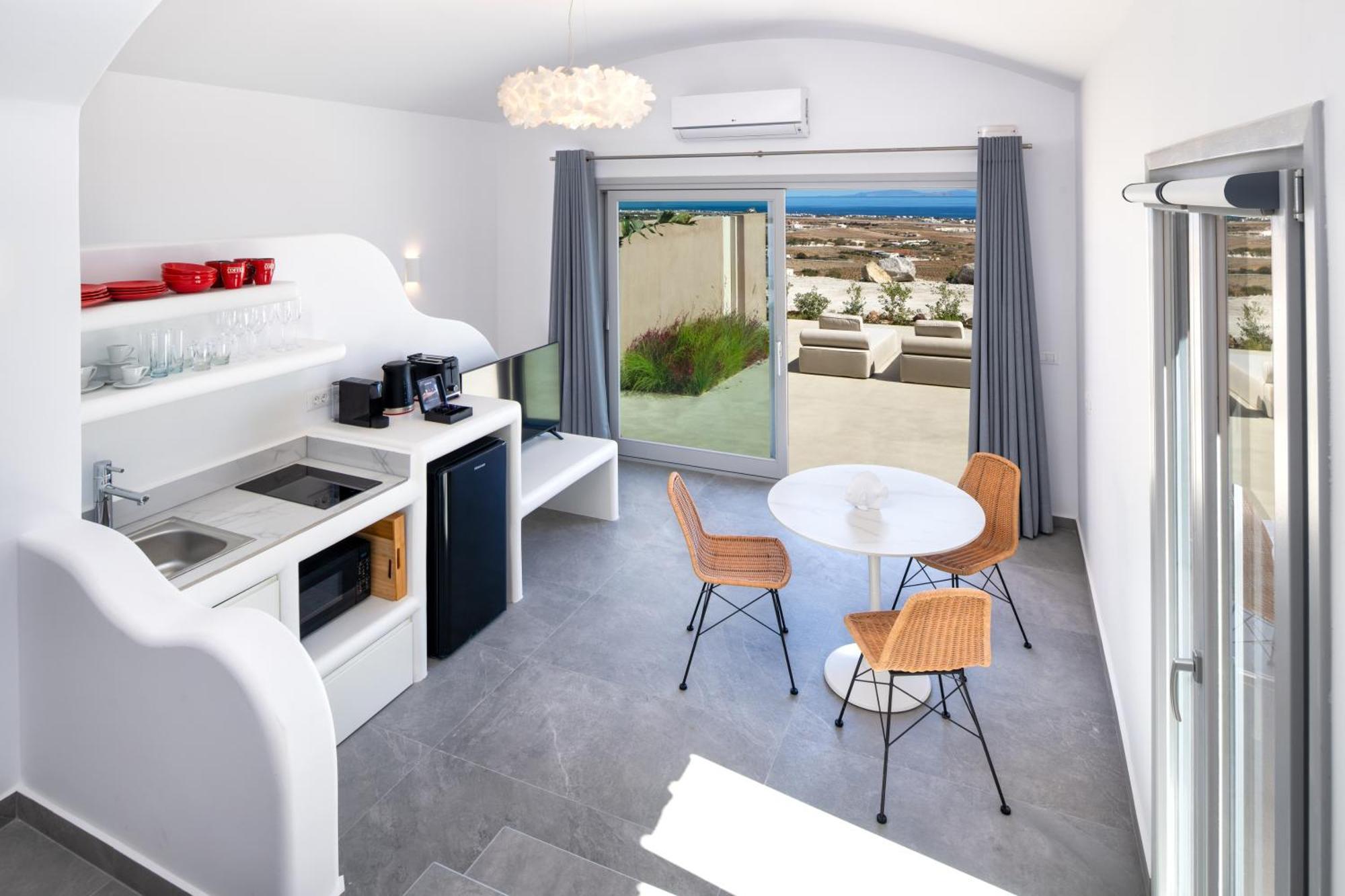 Felicity Cave Villa Exo Gonia