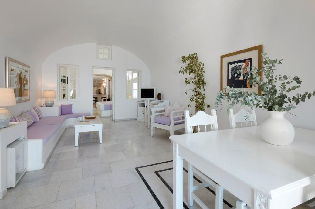 Iliovasilema Suites Imerovigli (Santorini)