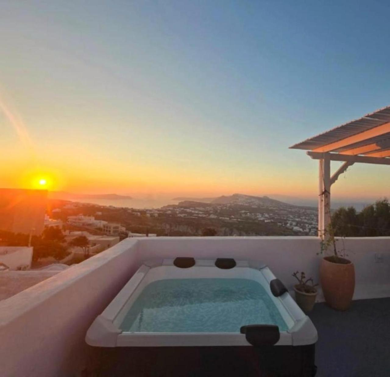 Karpimo North - Sunset View - Private Jacuzzi - Up To 4pp Villa Fira (Santorini)