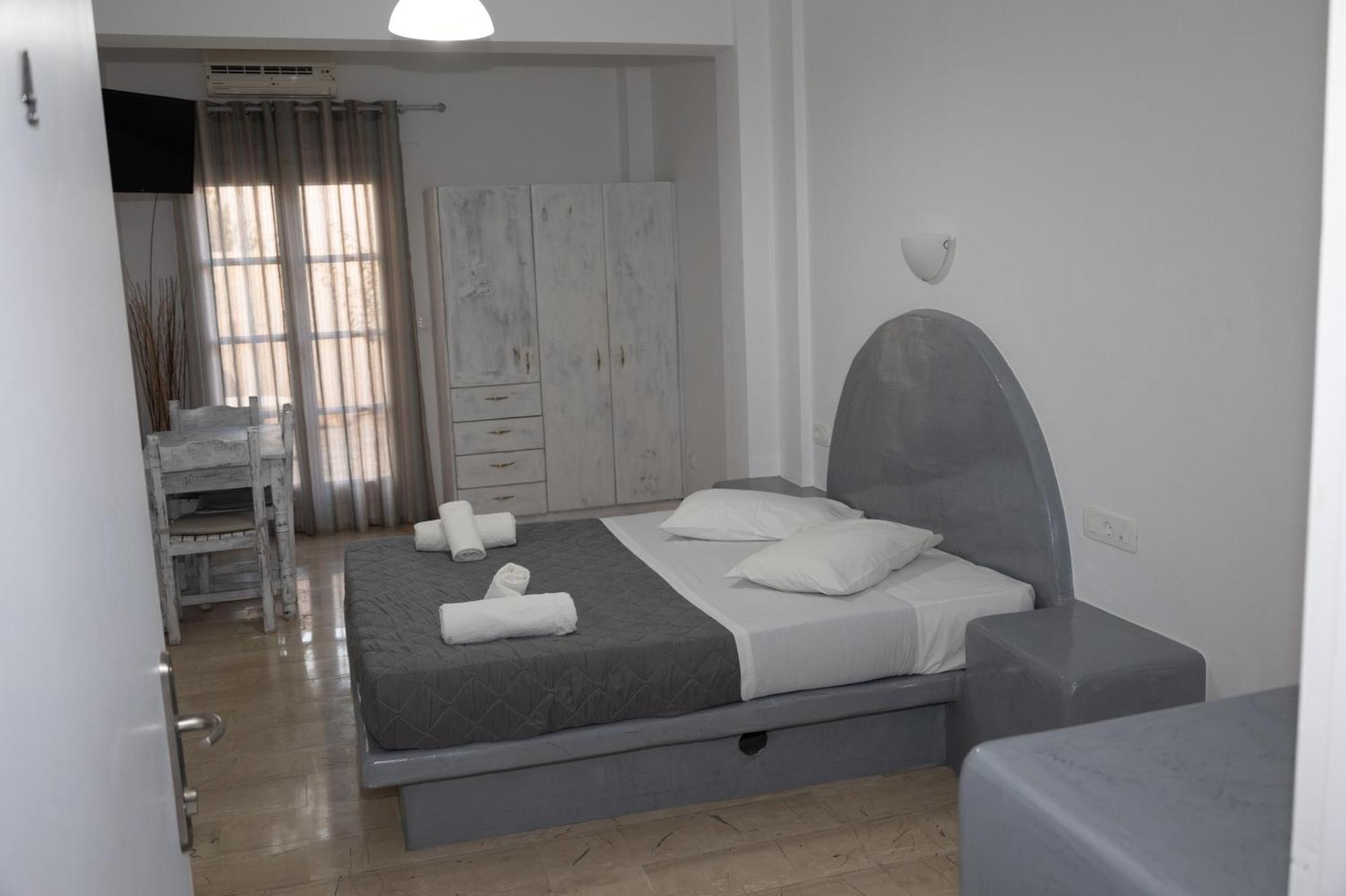 Ira Aparthotel