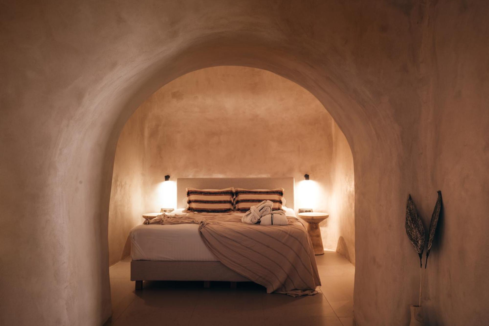 Aethra Vegan Caves *