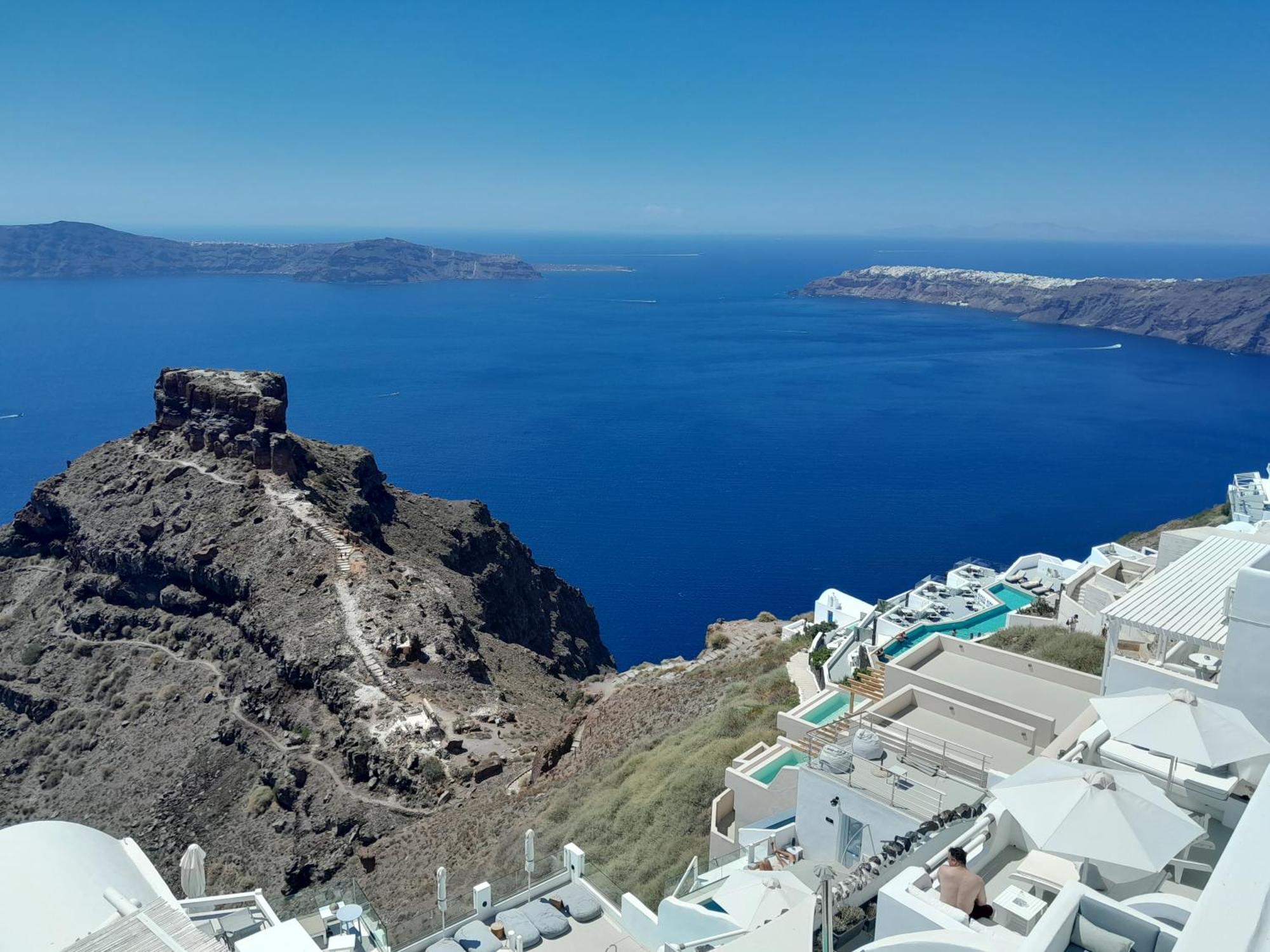 Hotel Amazing On The Cliff