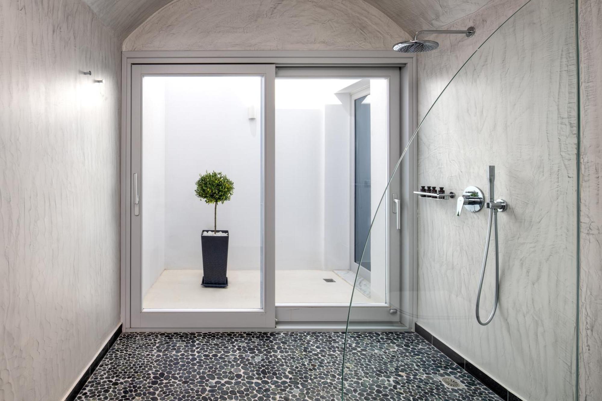 Felicity Cave Villa Exo Gonia