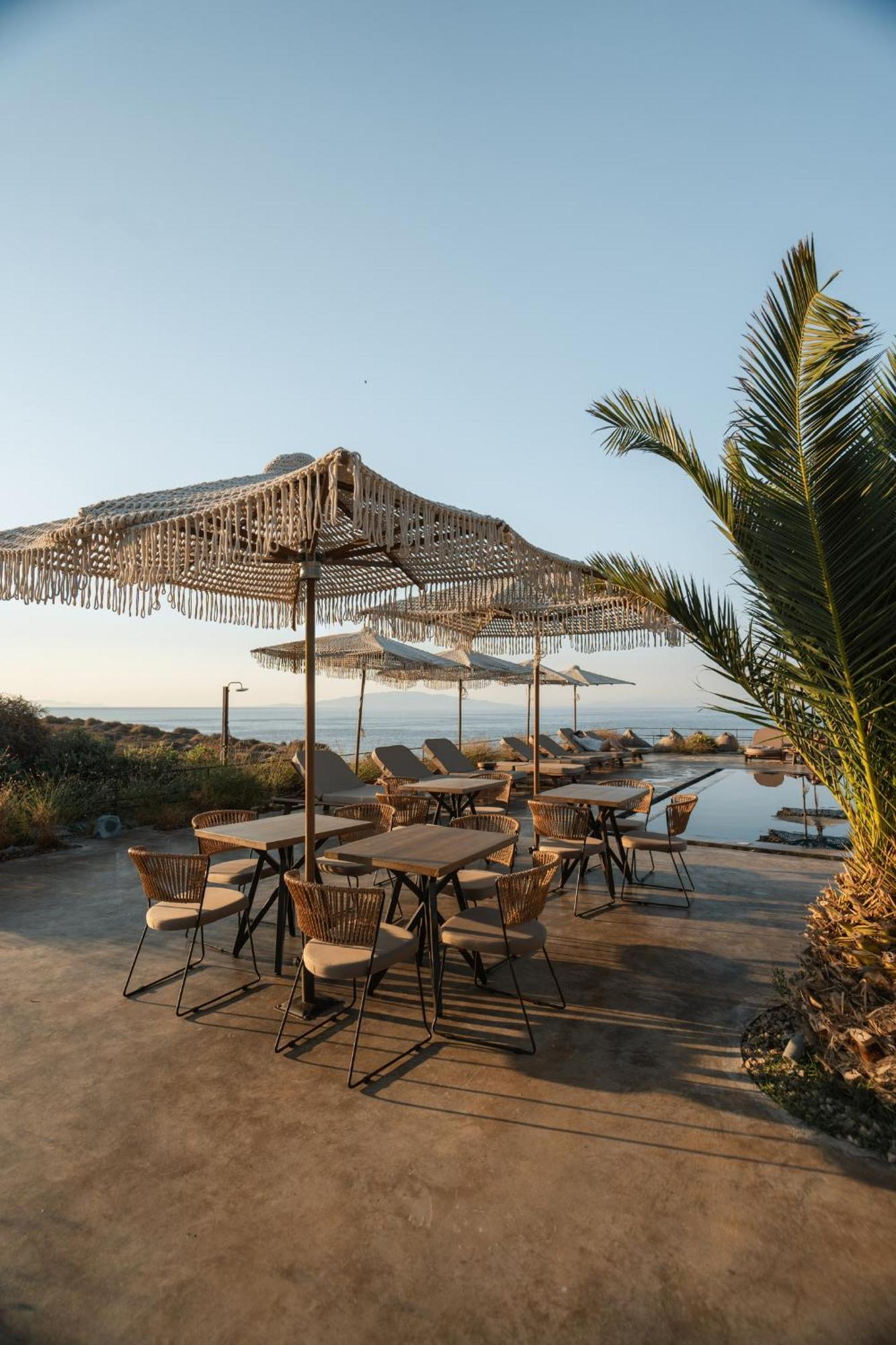 Colombos Beachfront Hotel