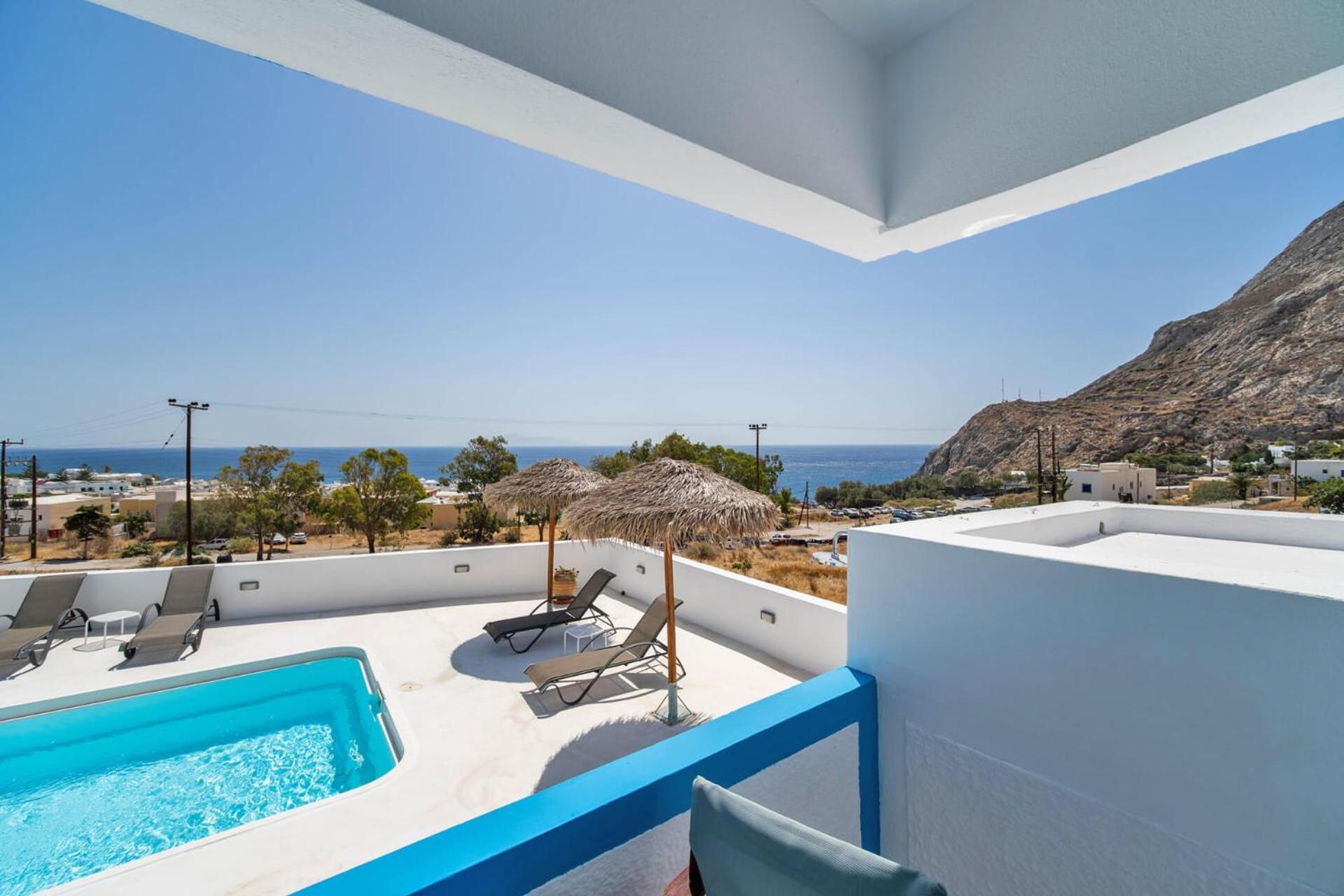 Ancient Thera Apartment