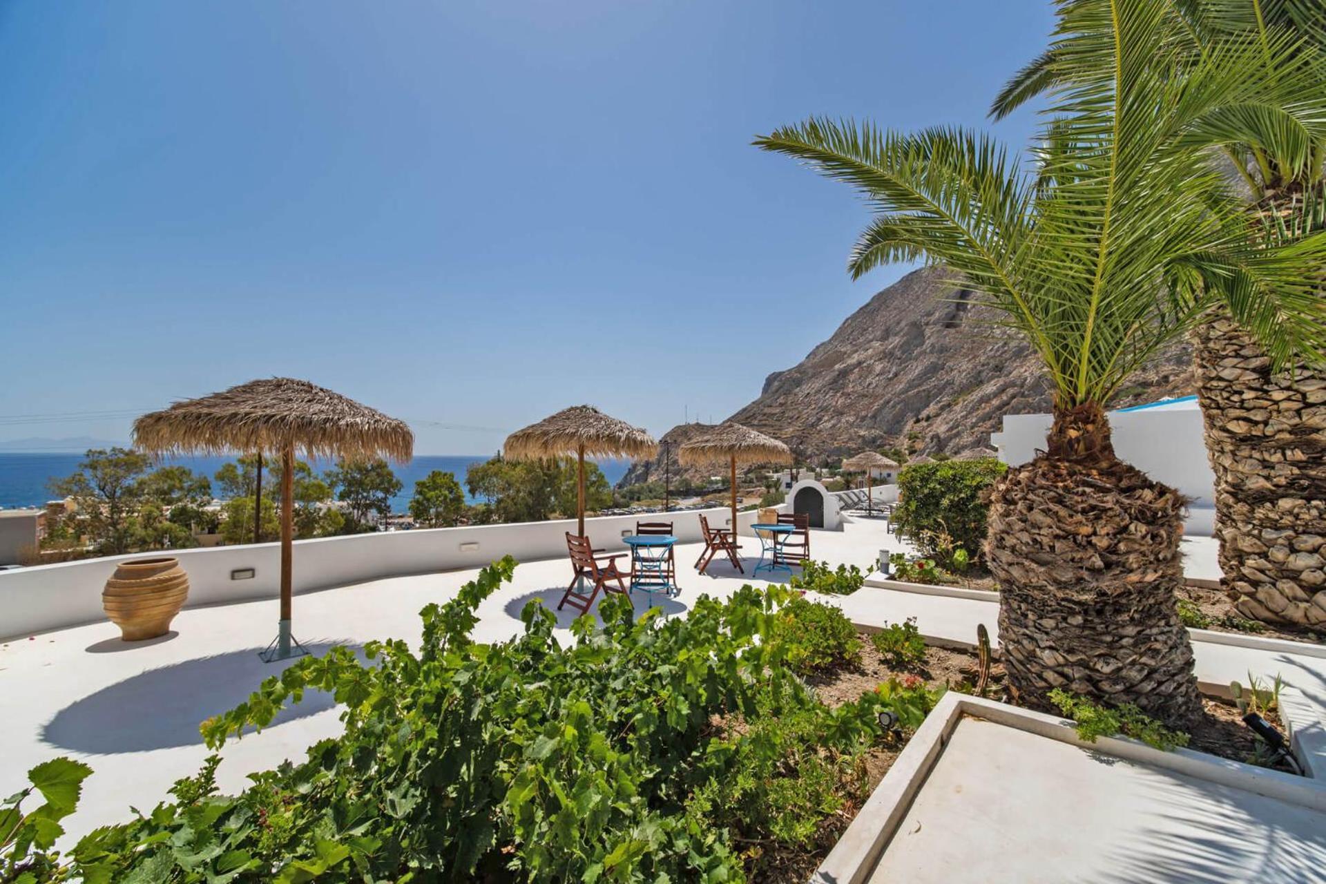 Ancient Thera Apartment