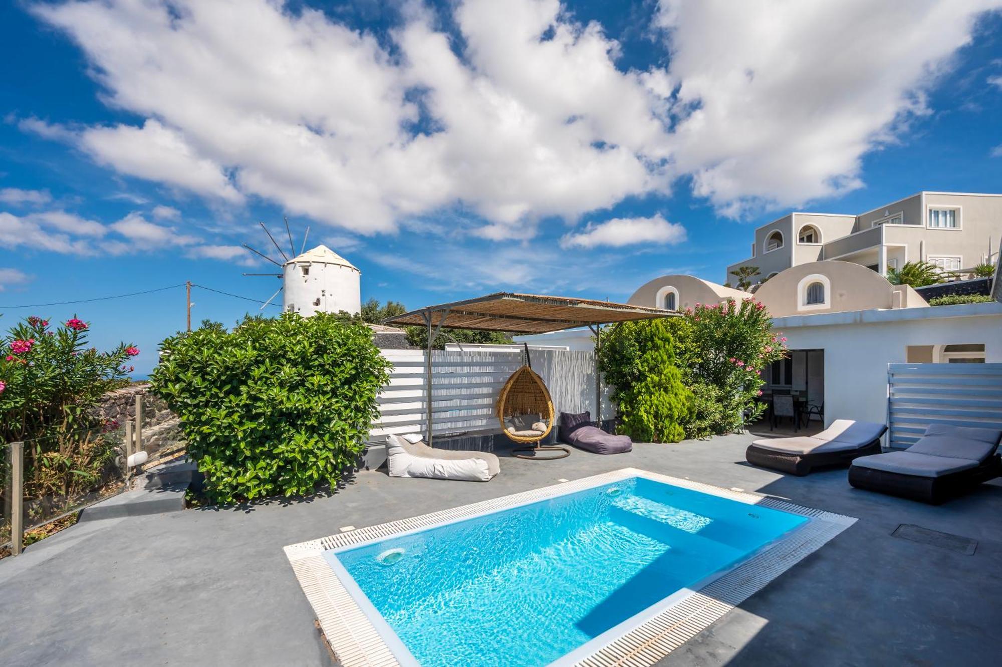 Smy Santorini & 4*