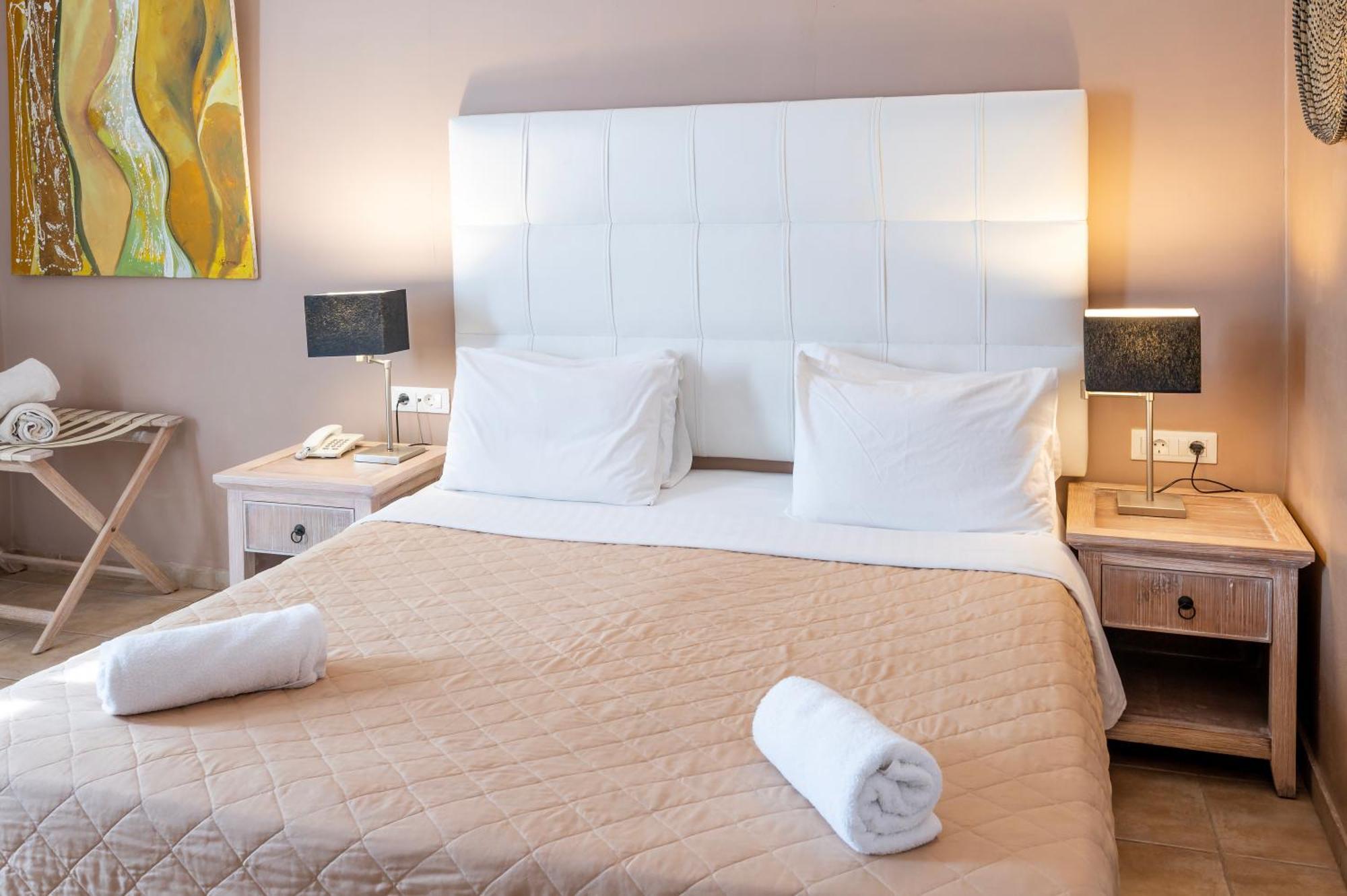 Smy Santorini & Hotel 4*