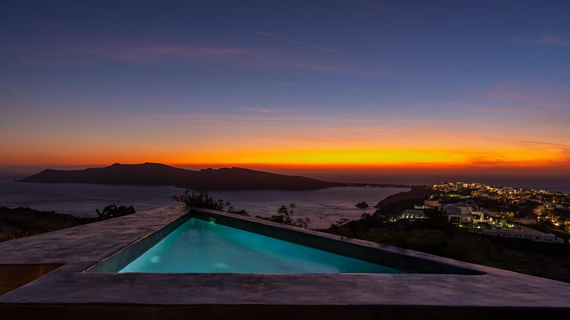 270 Oias View