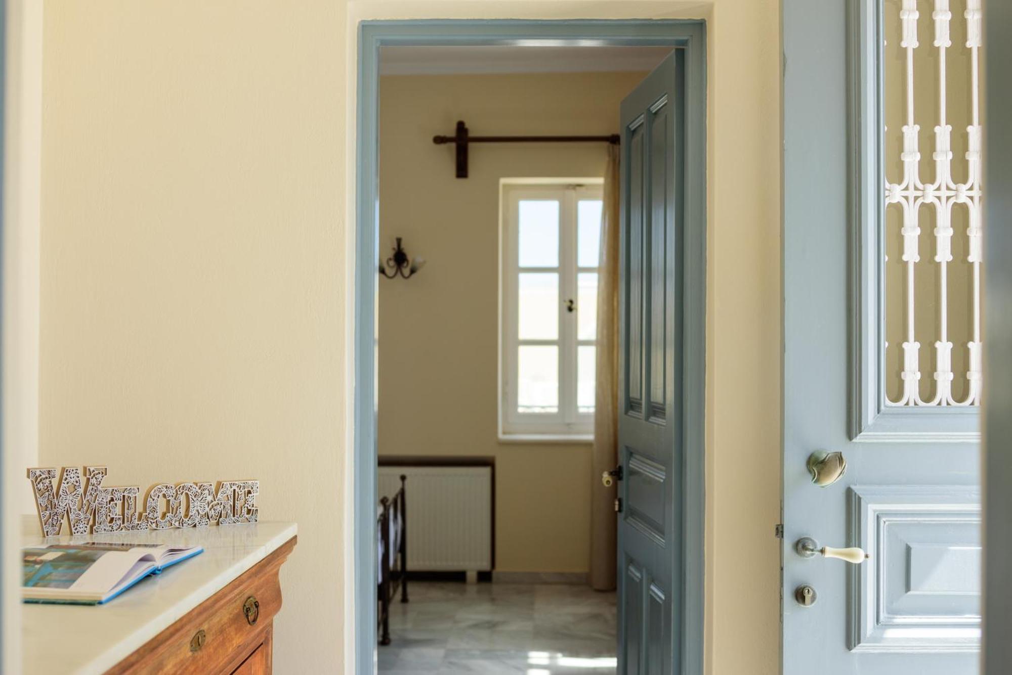 Hotel Ikio Concept Santorini Pyrgos Kallistis