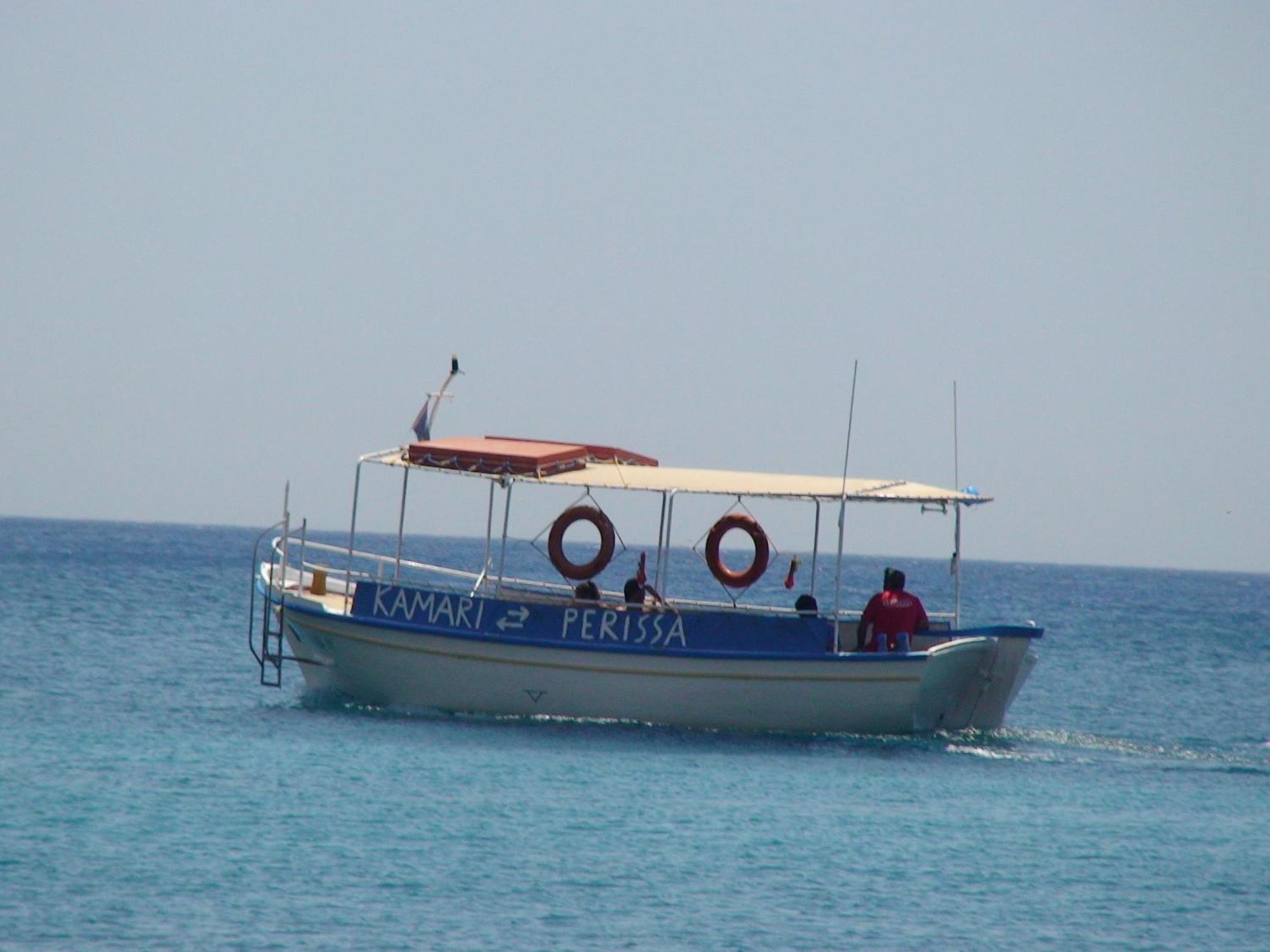 Captain Lazaros Villa: Black With Pool And Sea View Perissa (Santorini)