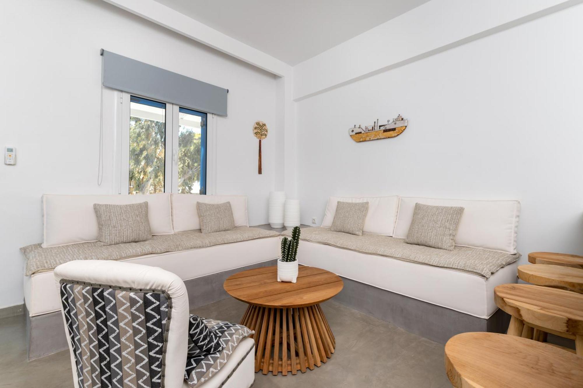 Hotel Aqualung Kamari (Santorini)
