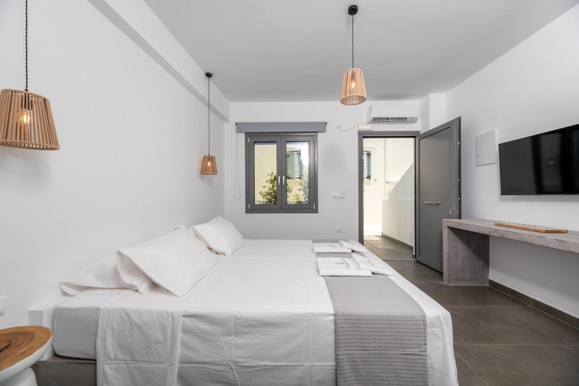 Aqualung Hotel Kamari (Santorini)