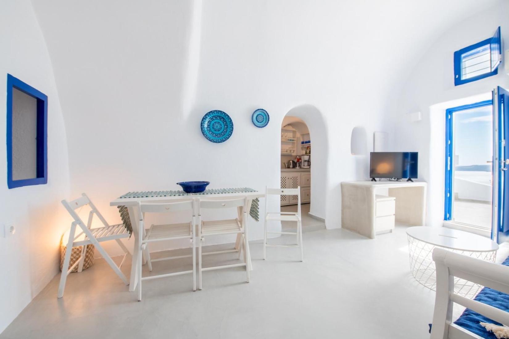 Blu Bianco Cave House By Sv